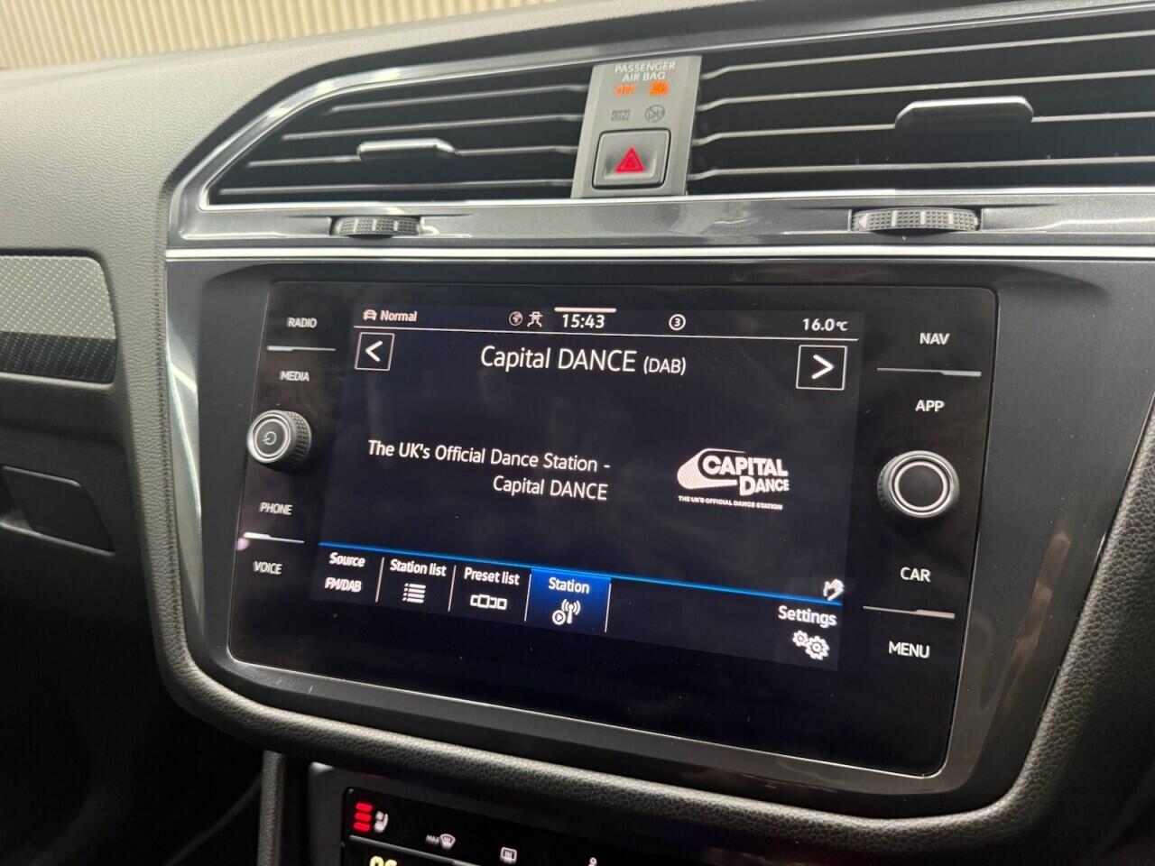 Volkswagen Tiguan Allspace view 18
