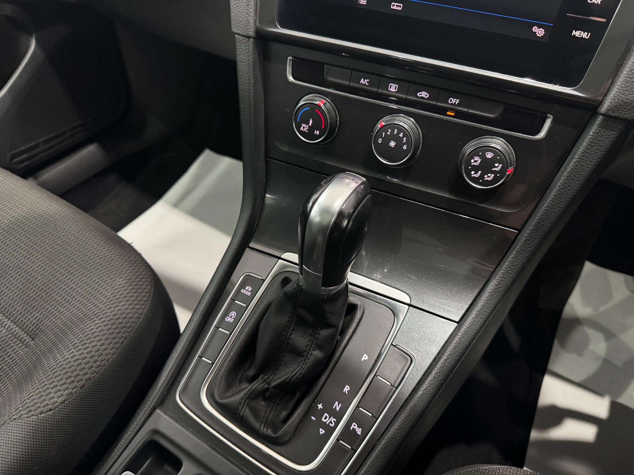 Volkswagen Golf view 41