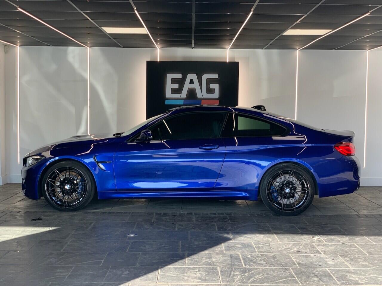 BMW M4 view 3