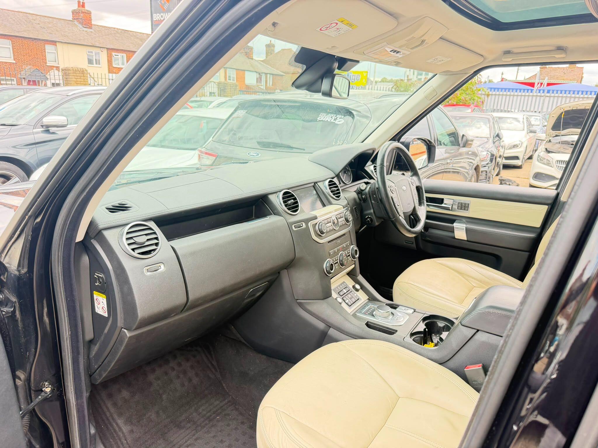 Land Rover Discovery view 20