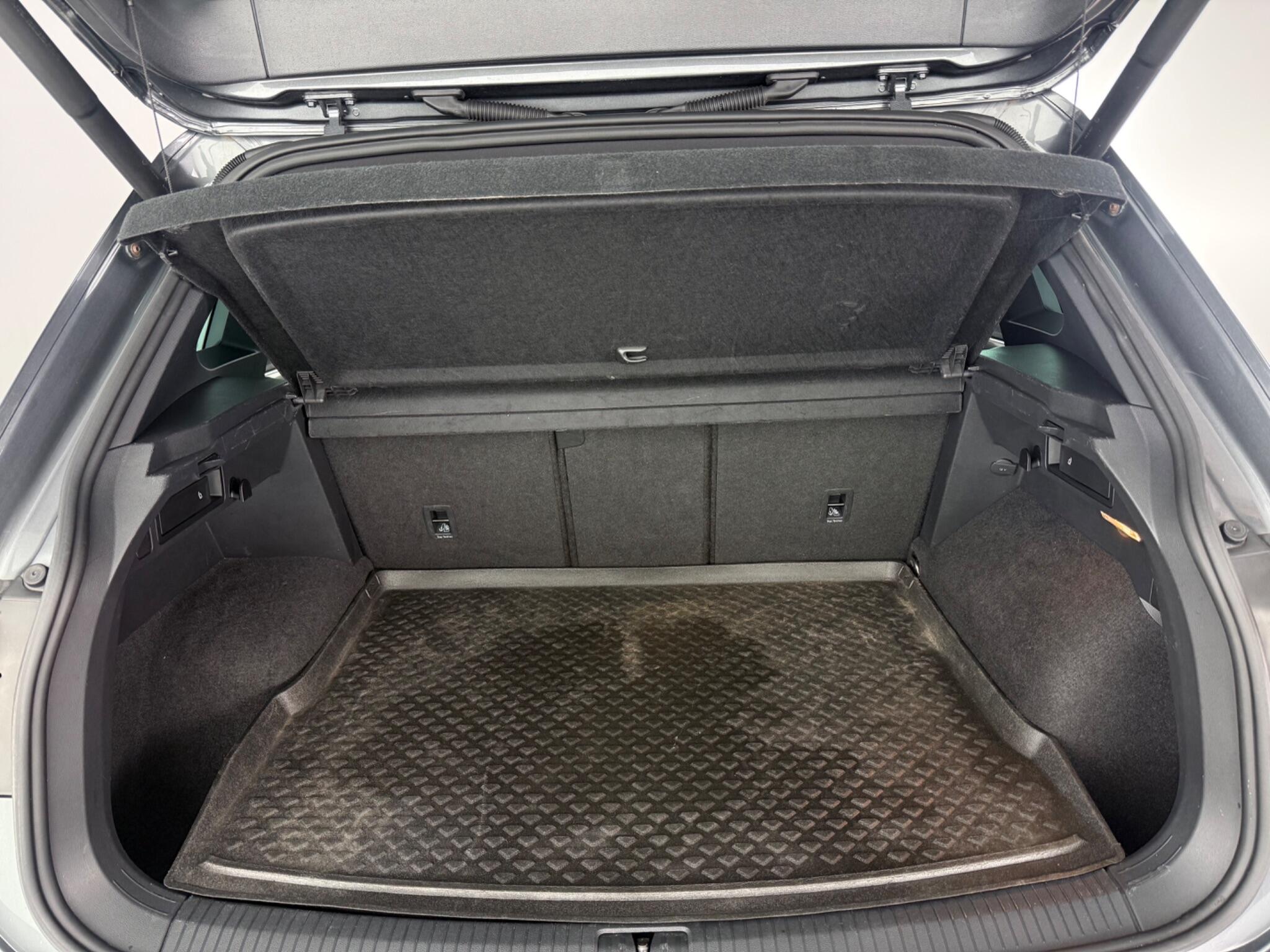Volkswagen Tiguan view 9