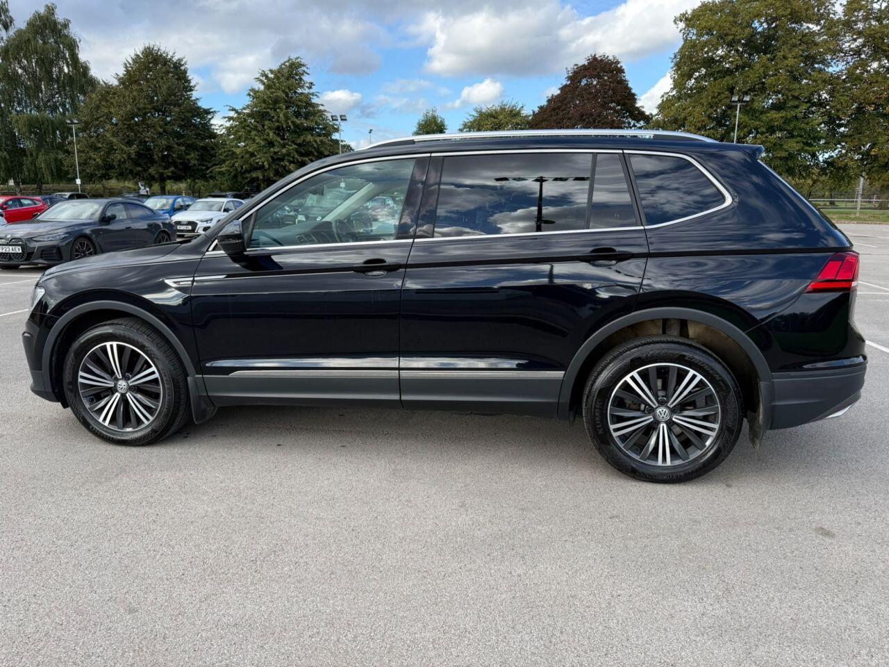 Volkswagen Tiguan Allspace view 65