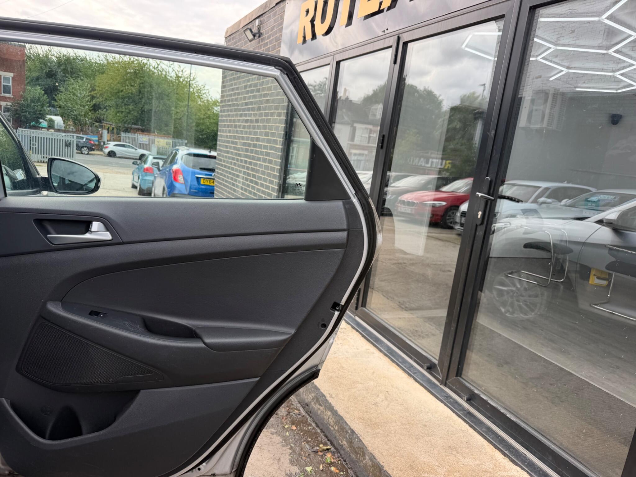Hyundai Tucson view 18