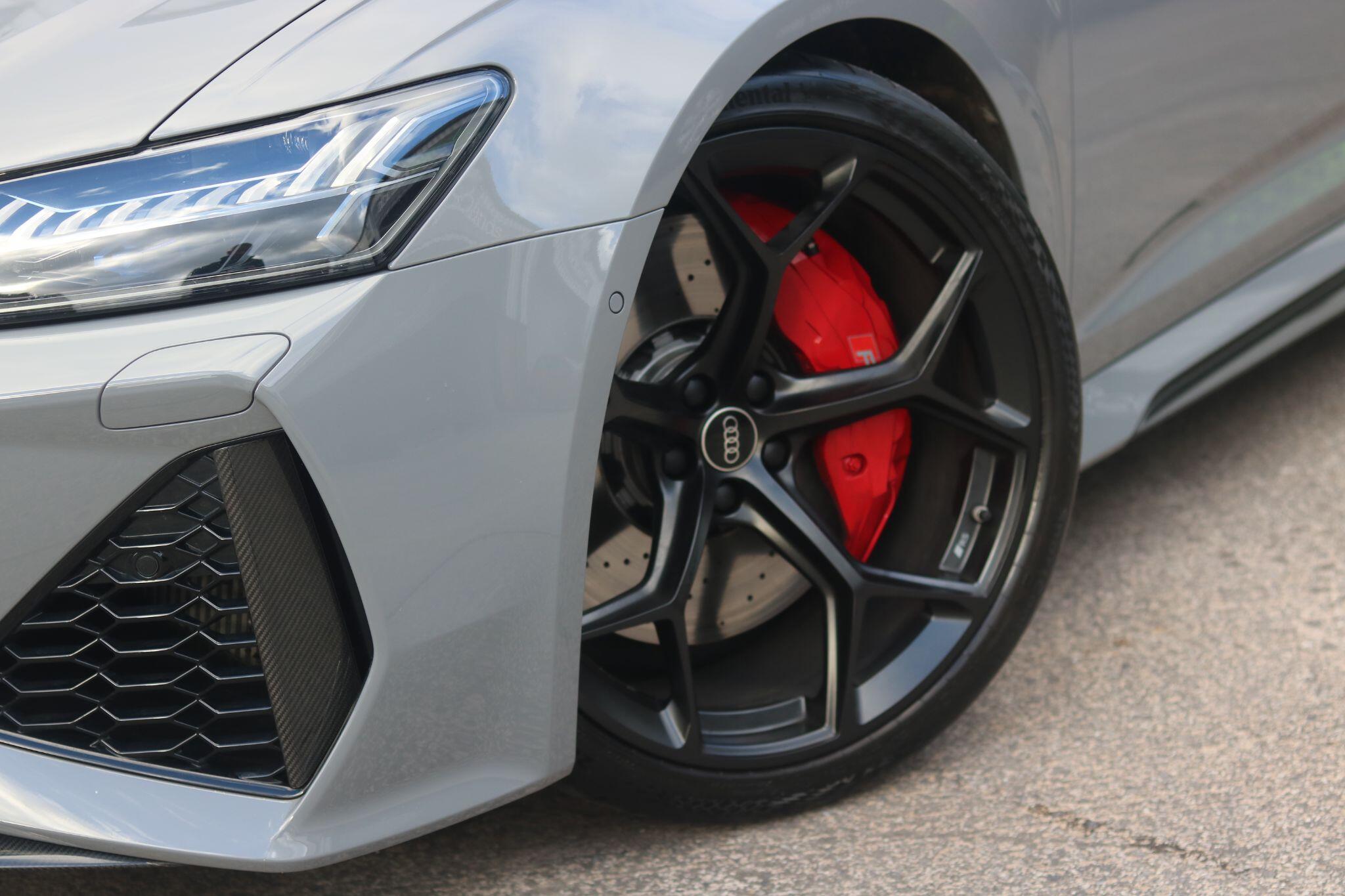 Audi RS6 view 10