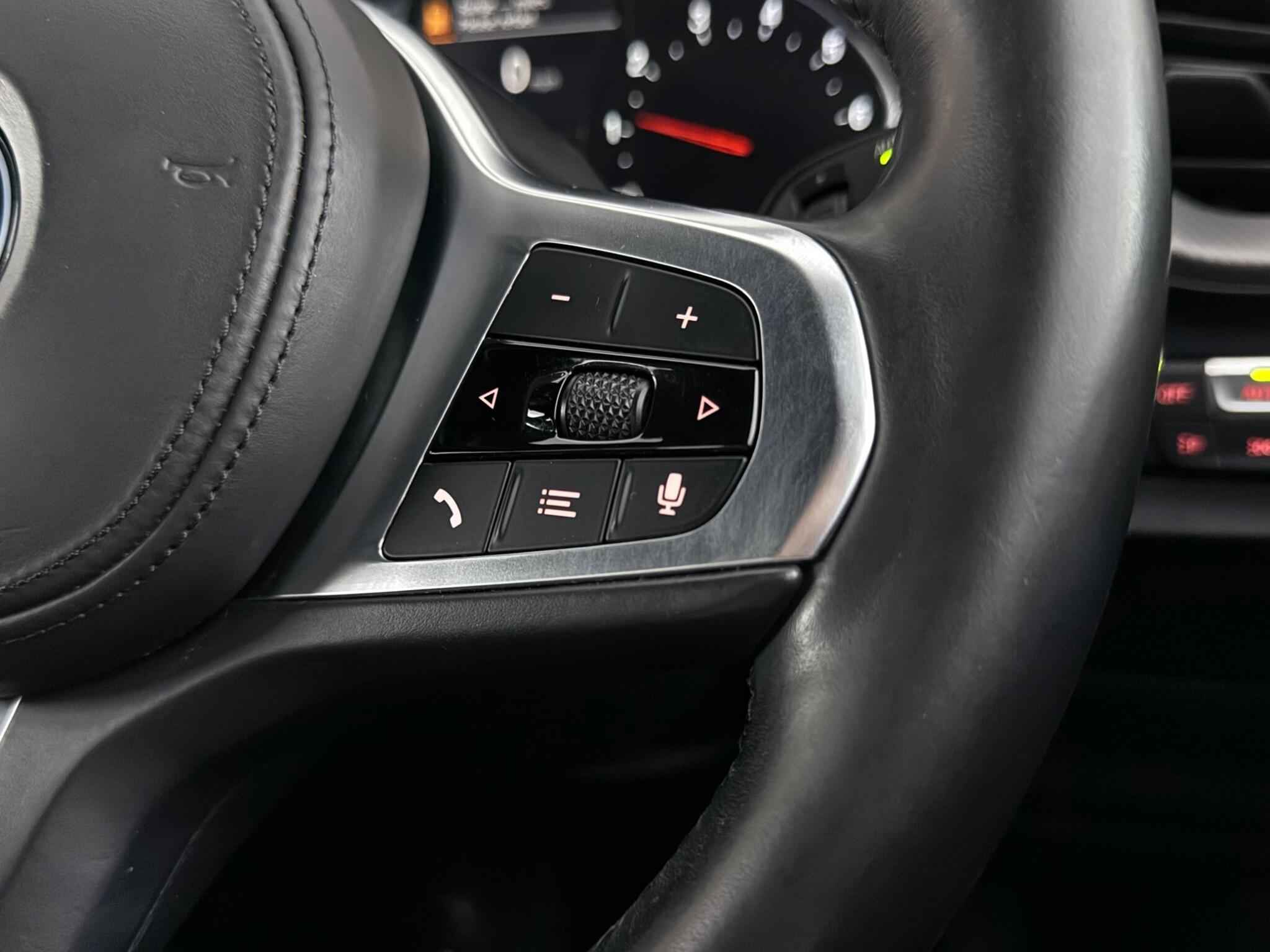 BMW 1 Series view 16