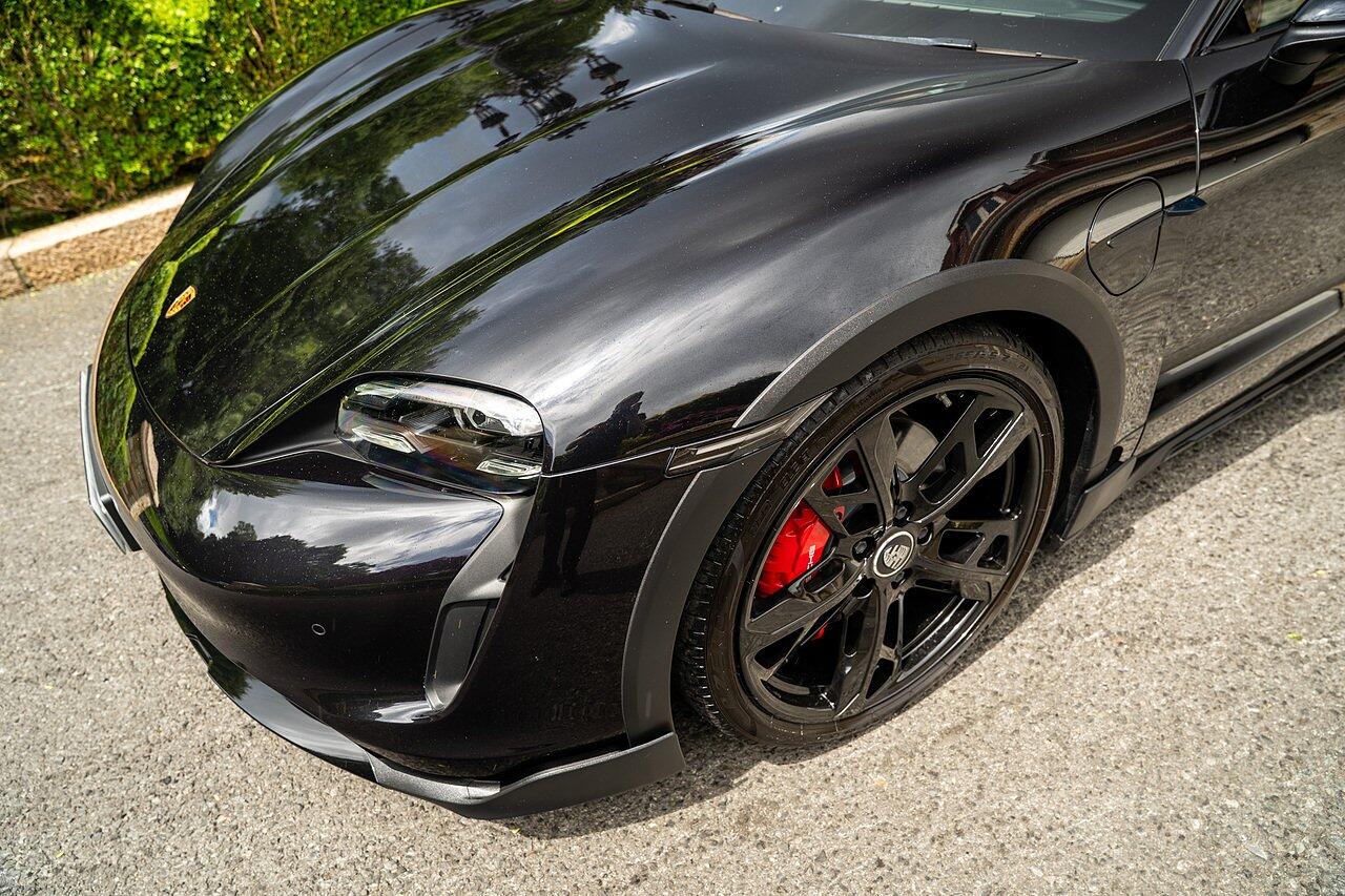 Porsche Taycan view 41