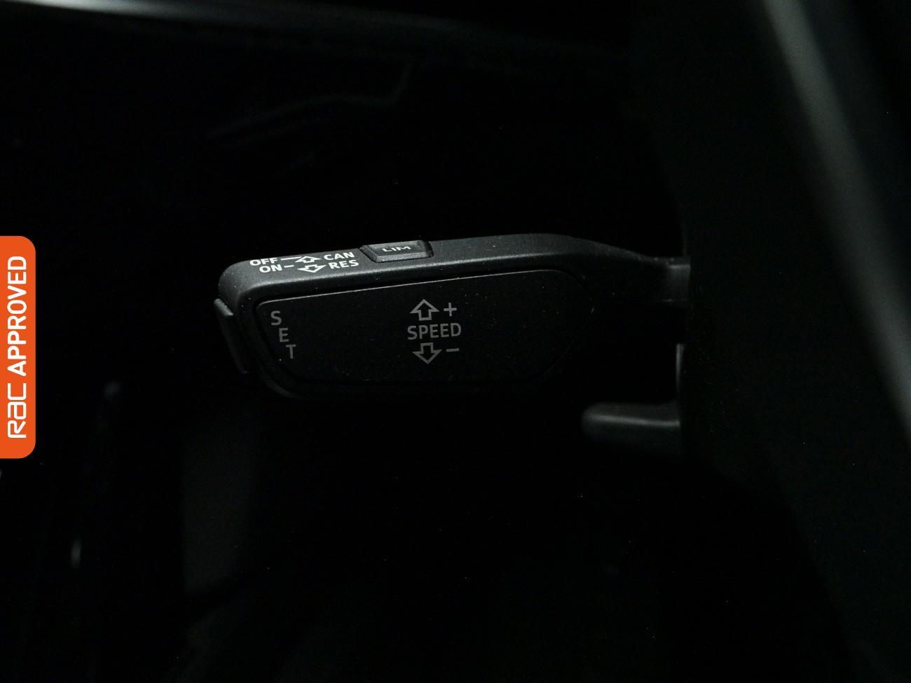 Audi E-Tron view 18