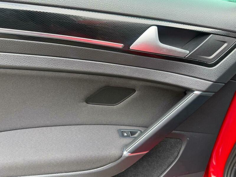 2016 Volkswagen Golf image 35
