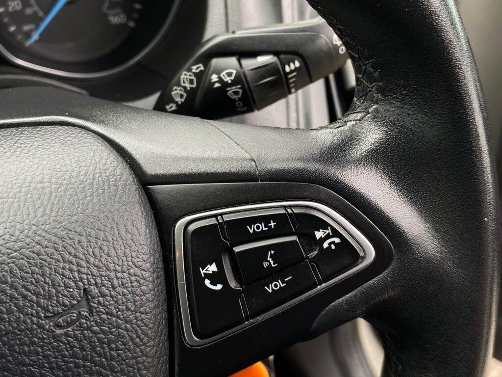 Ford Focus view 21