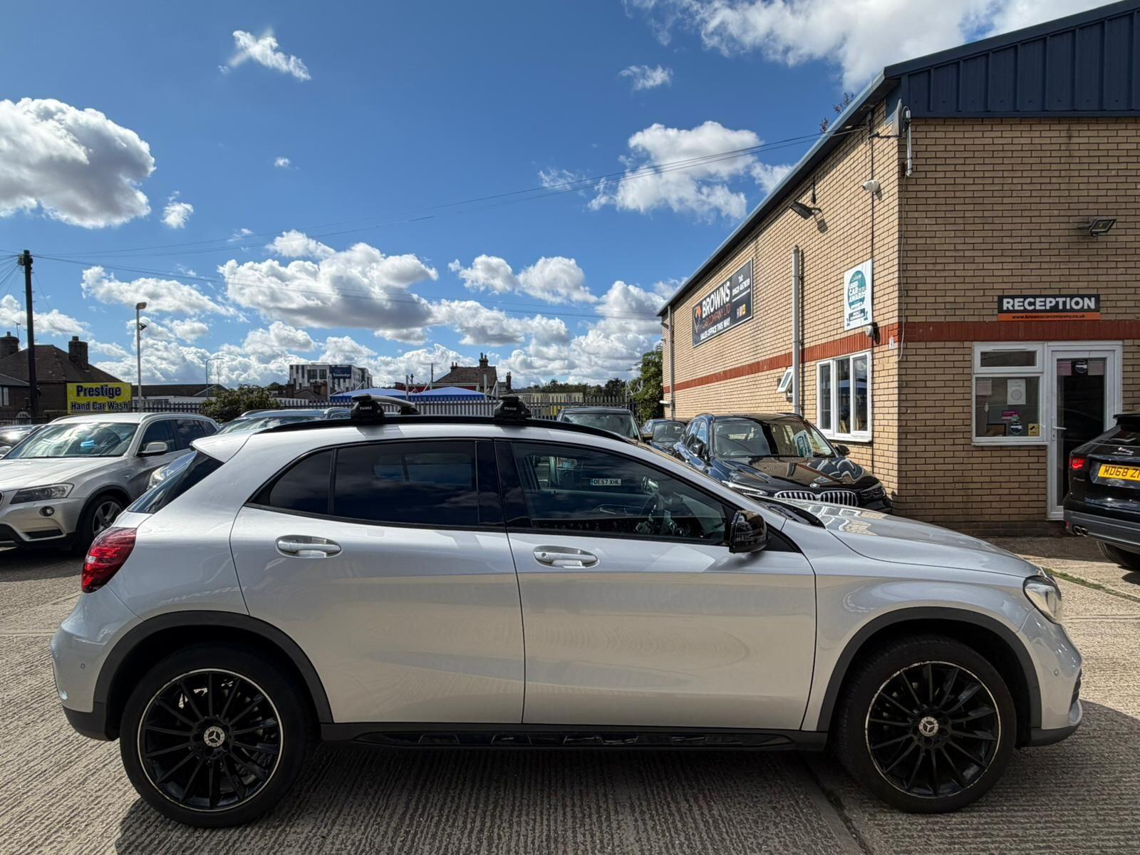 Mercedes-Benz Gla view 2