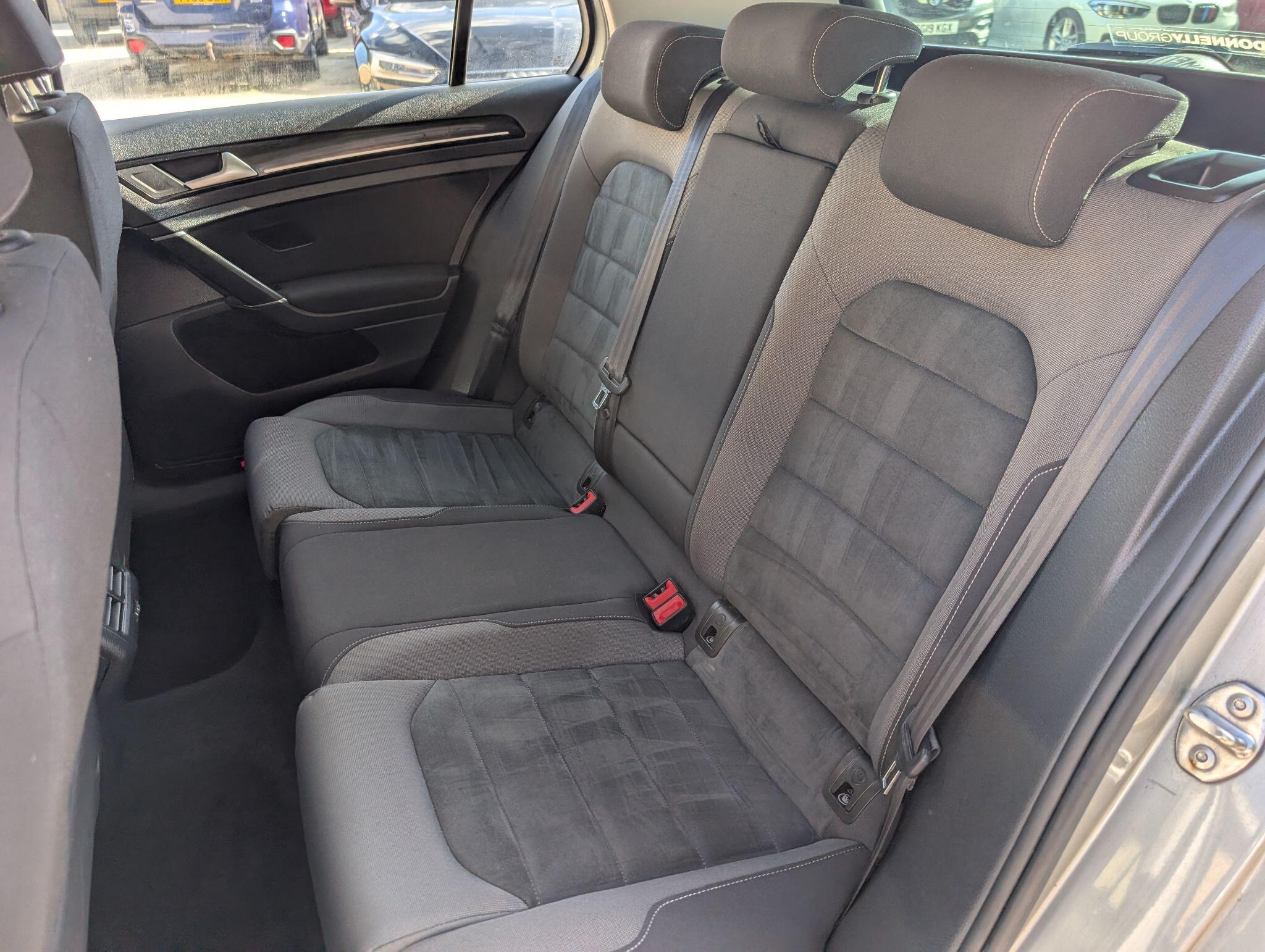 Volkswagen Golf view 22