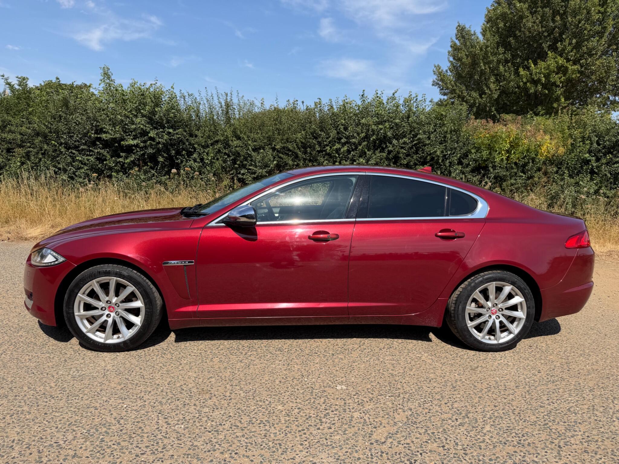 Jaguar XF view 40