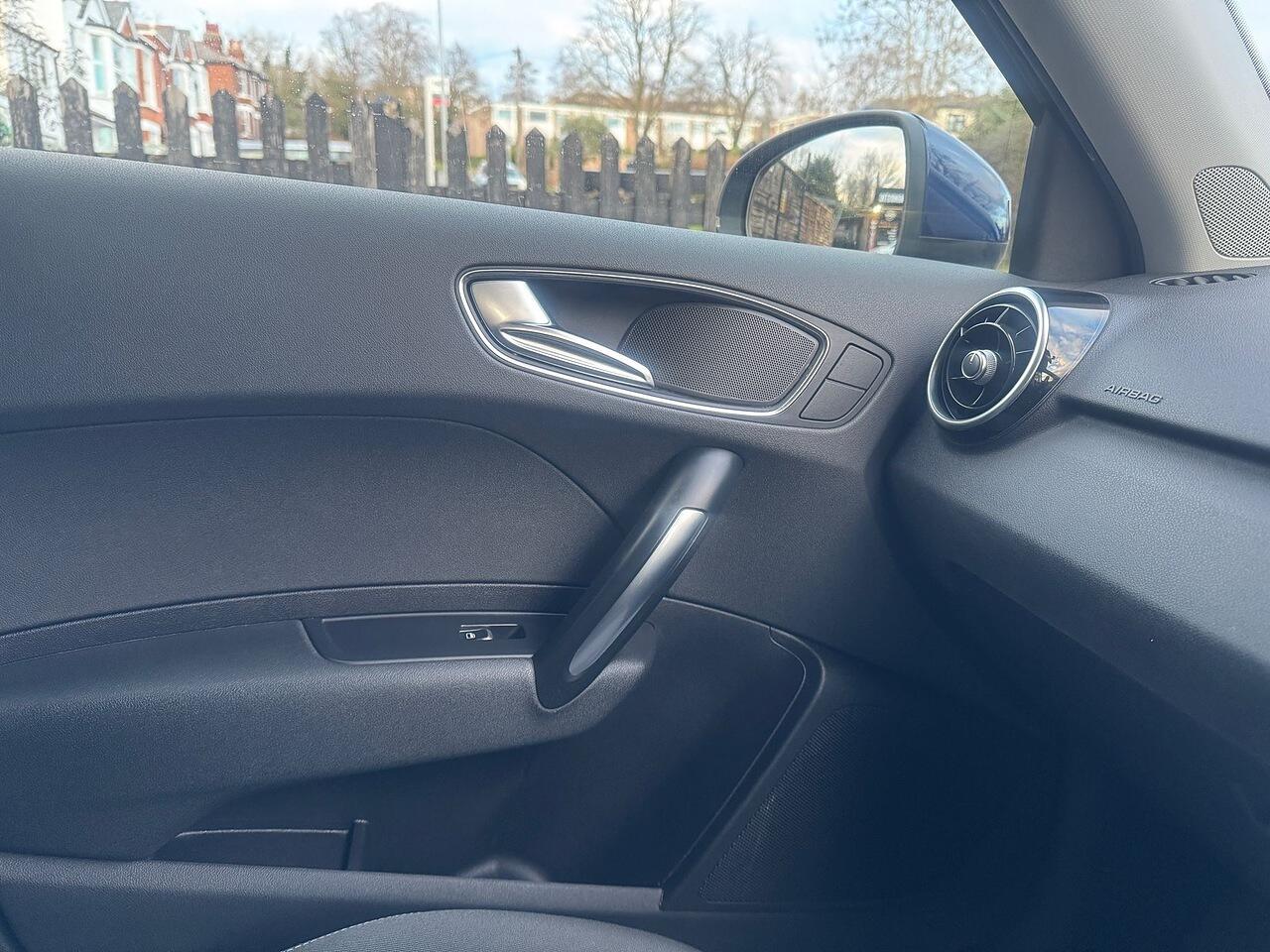 Audi A1 view 24