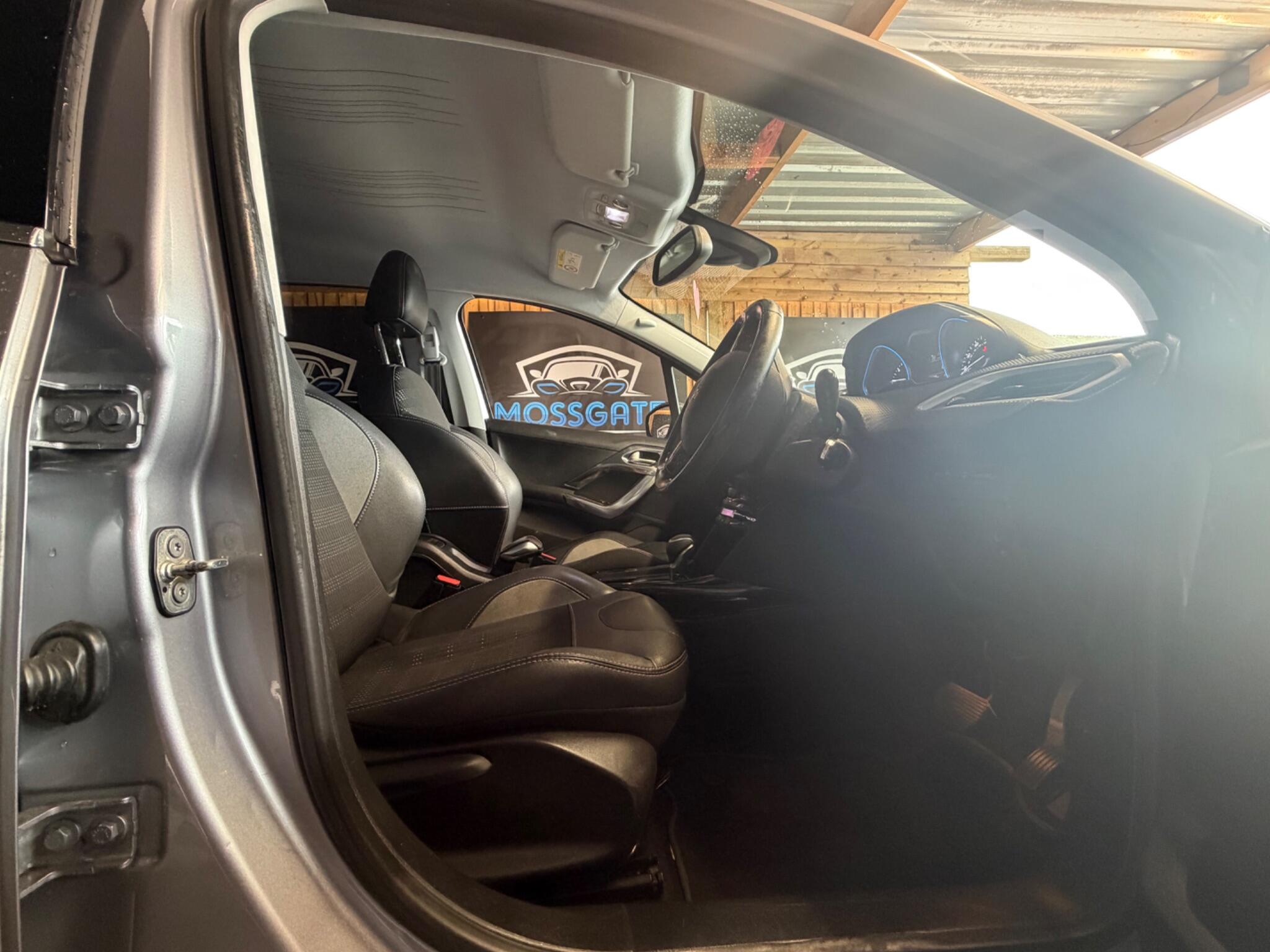 Peugeot 2008 view 14
