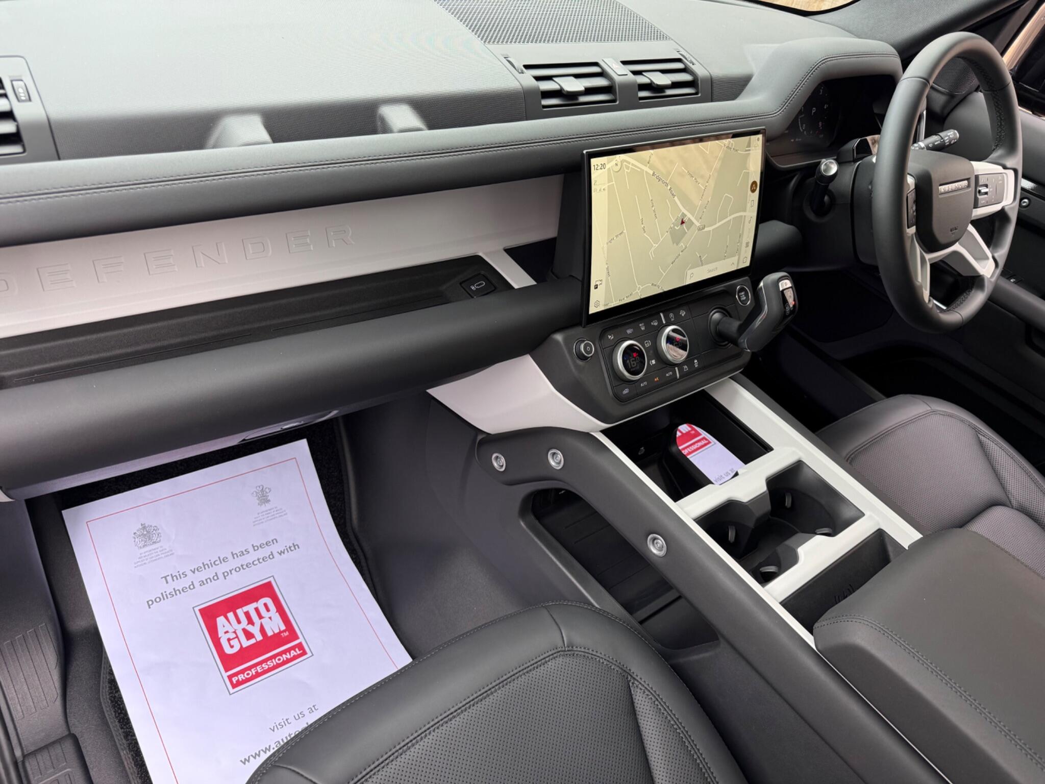 Land Rover Defender view 10