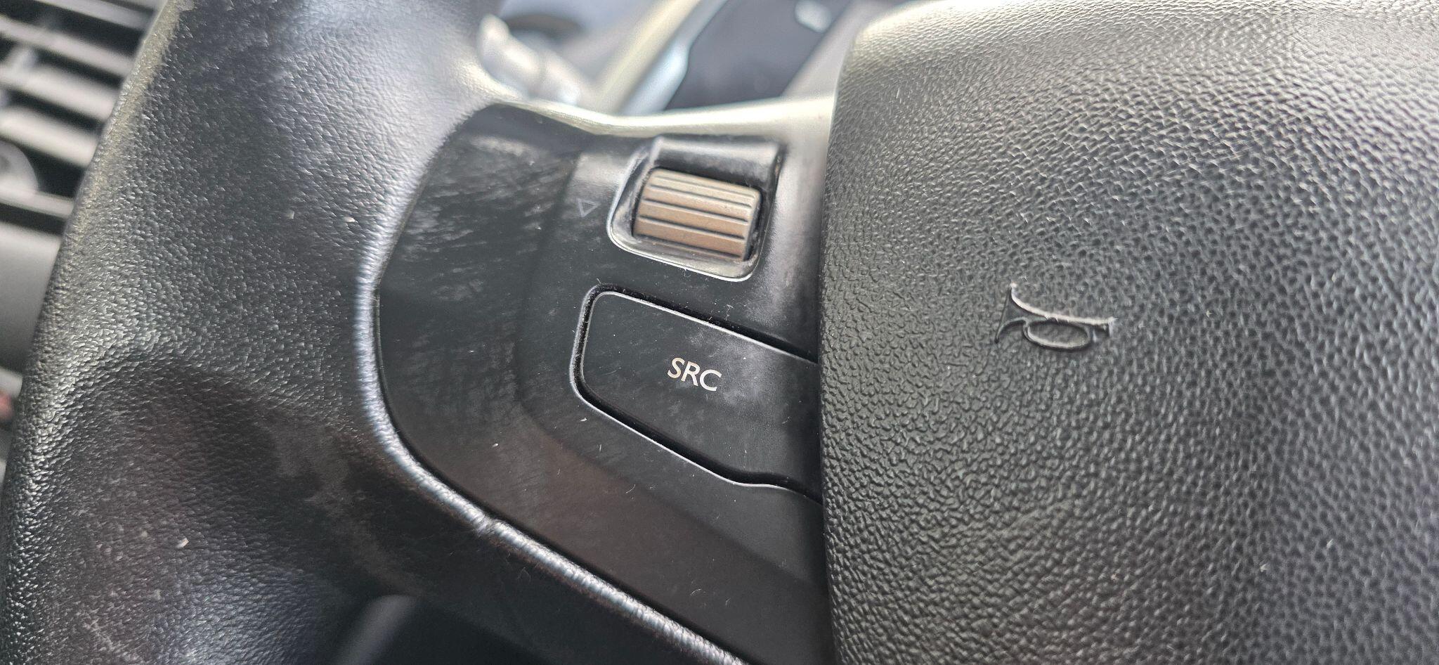 Peugeot 208 view 39