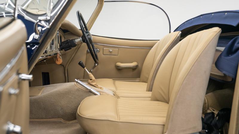 Jaguar XK150 view 25
