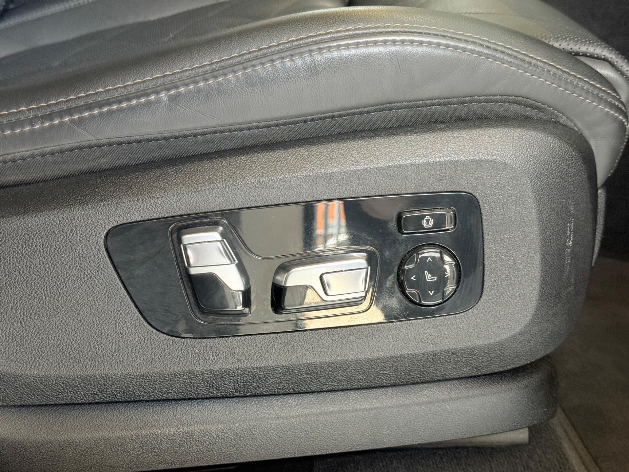 BMW X7 view 60