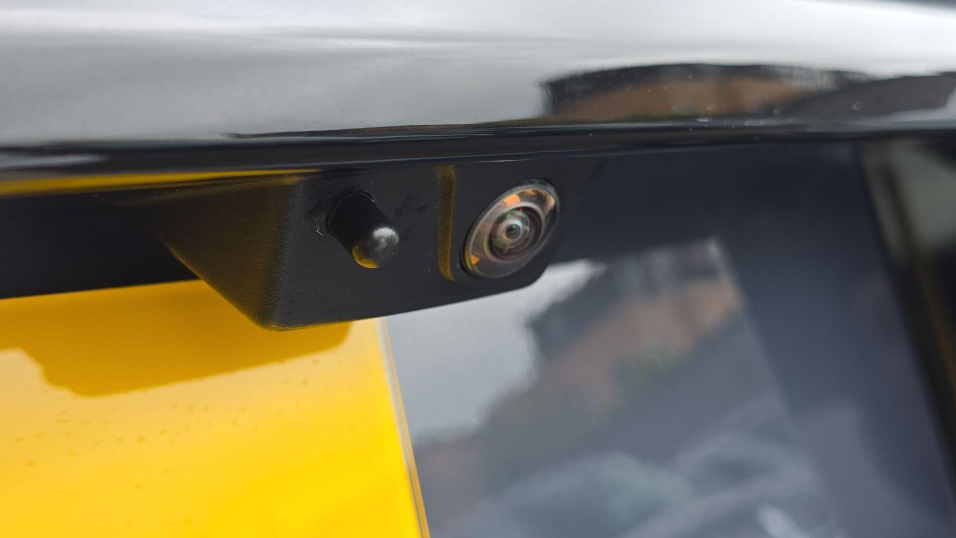 Land Rover Discovery Sport view 22