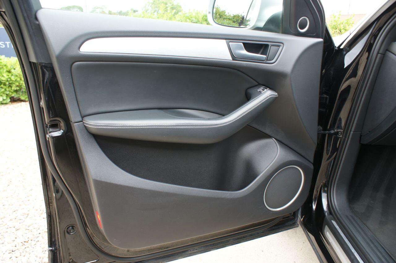 Audi SQ5 view 26