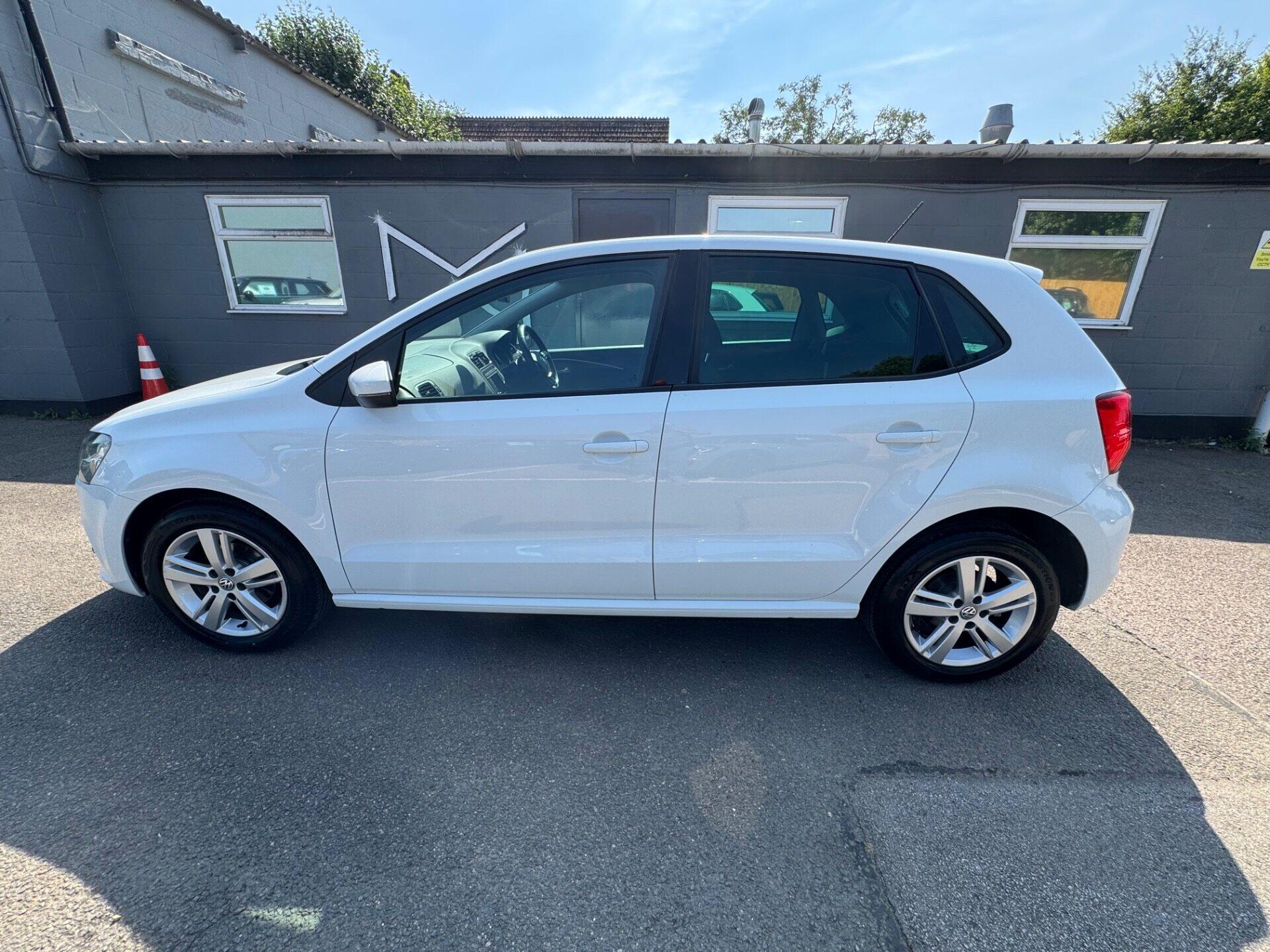 Volkswagen Polo view 5