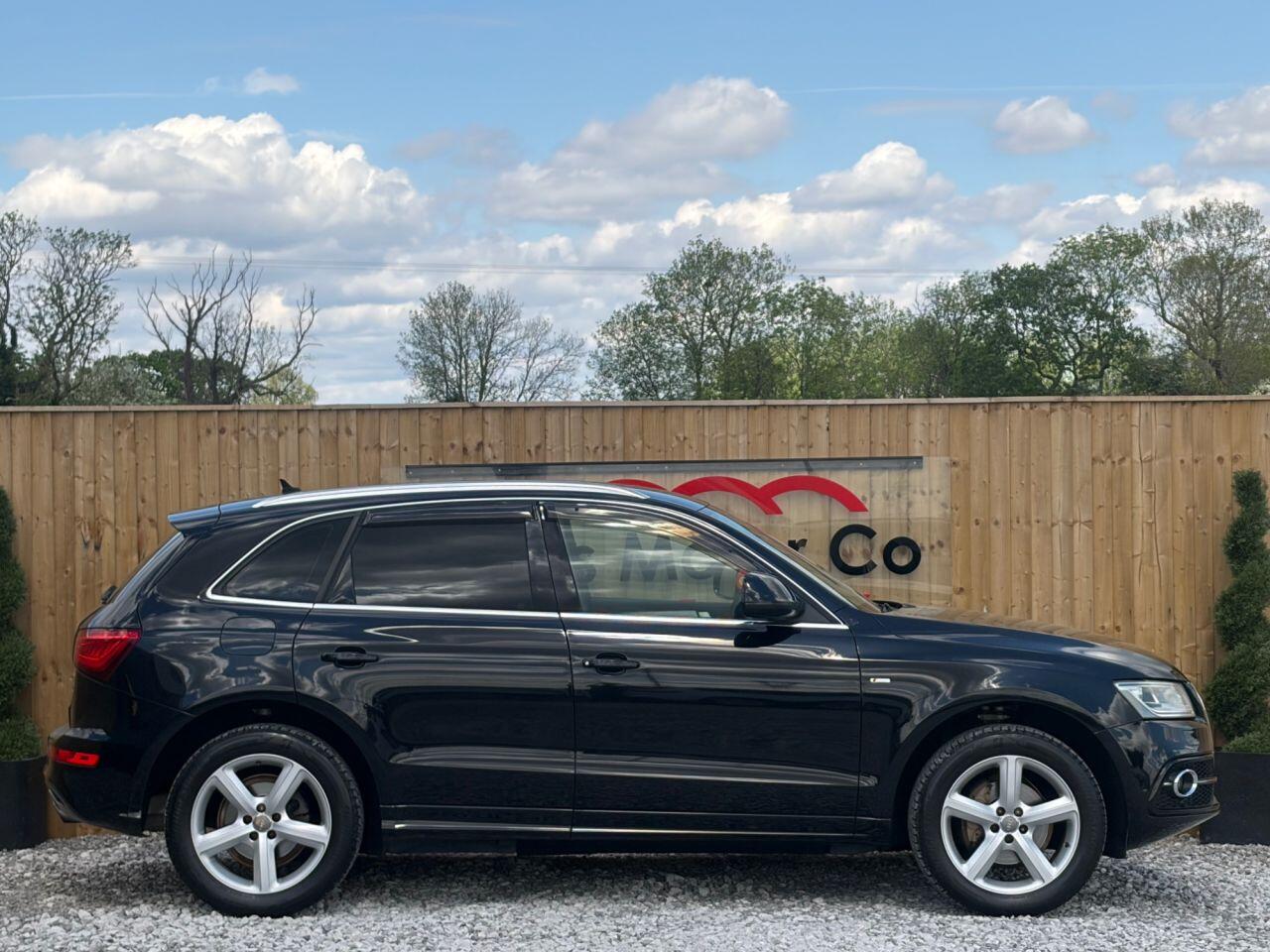 Audi Q5 view 9