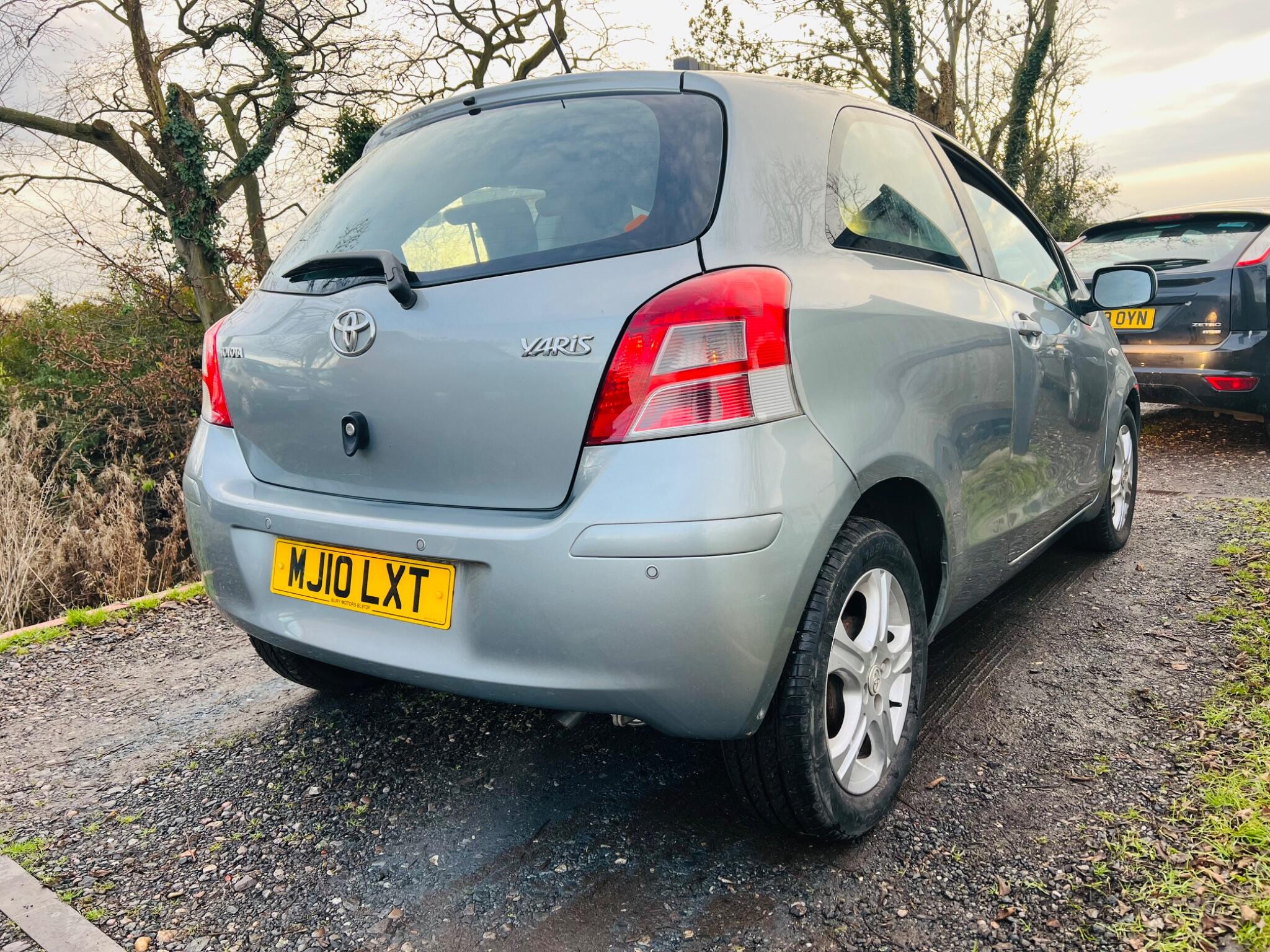 2010 Toyota Yaris 1.33 Dual VVT-i TR Euro 4 (s/s) 3dr • 91,593 miles image 6