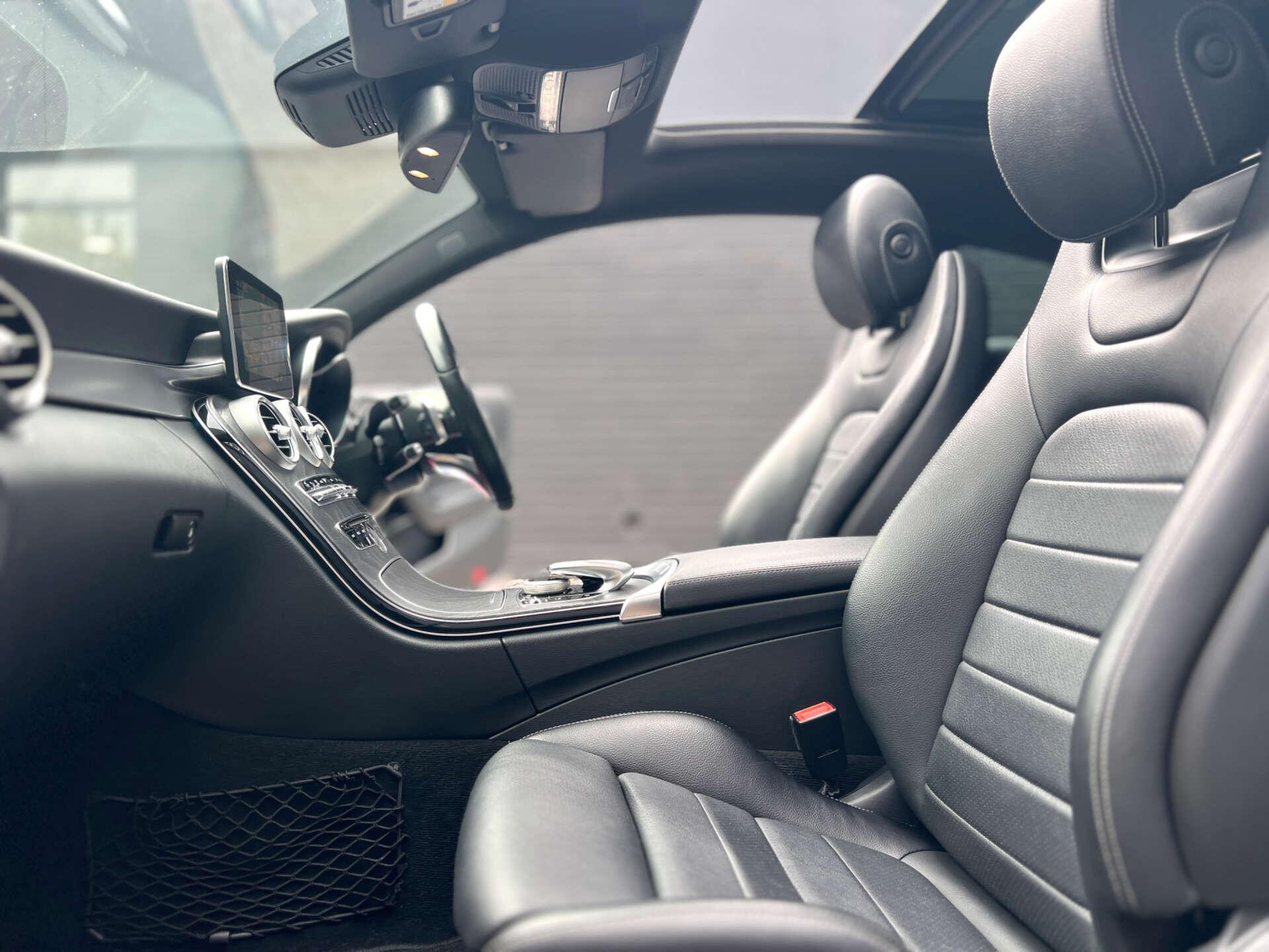 Mercedes-Benz C Class view 9