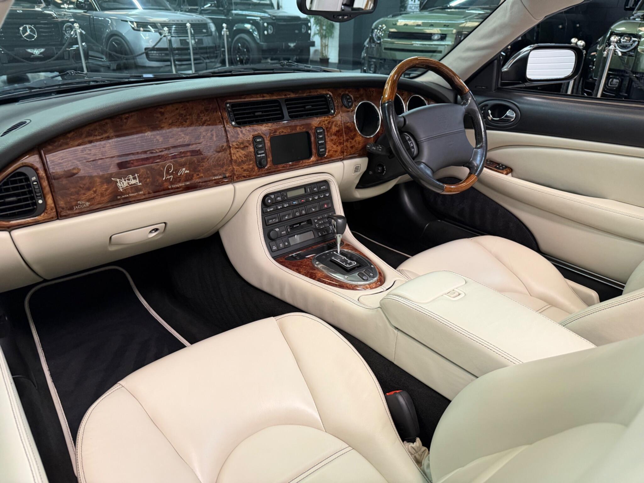 Jaguar XK8 view 4