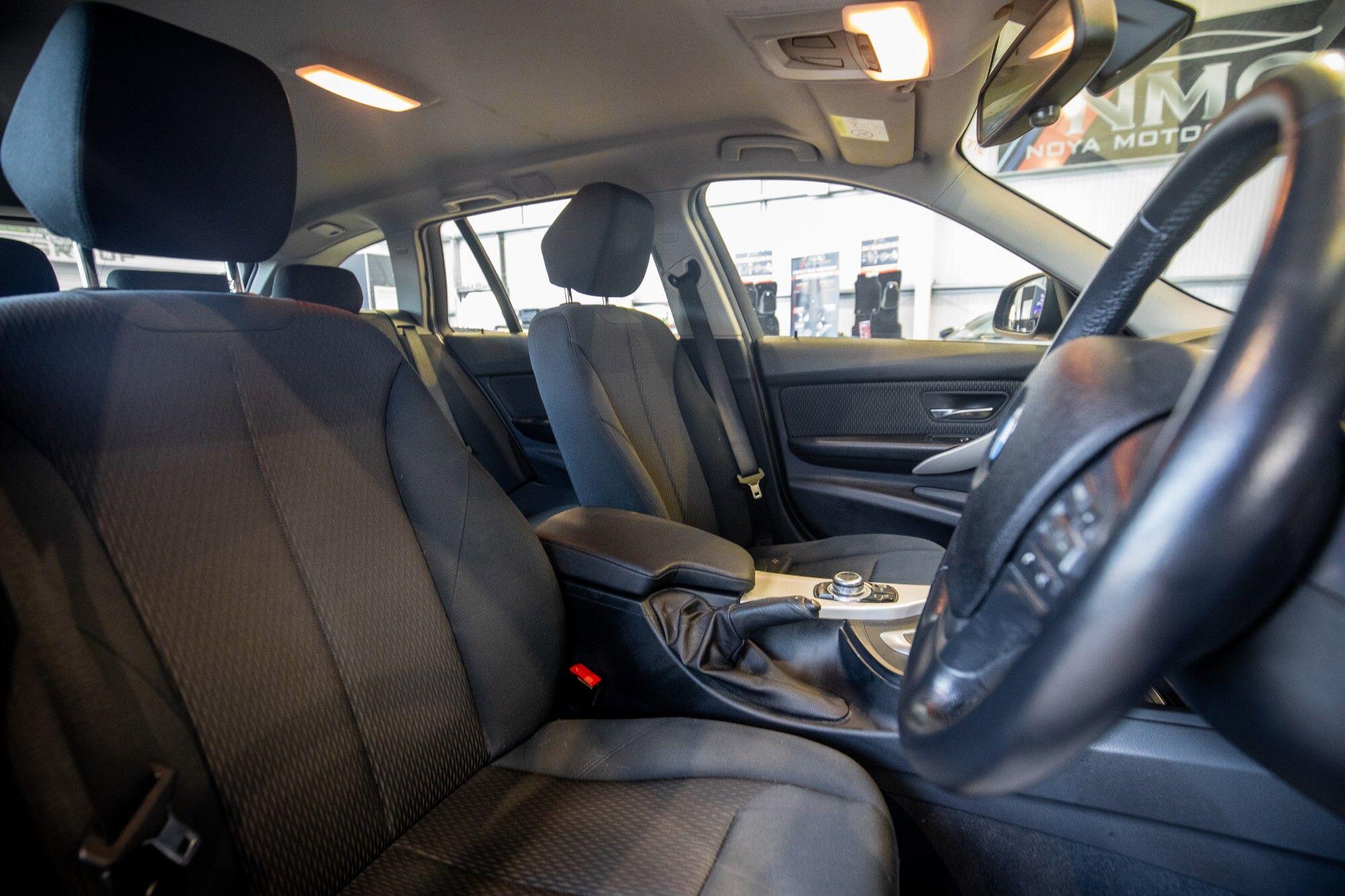 BMW 3 Series view 3