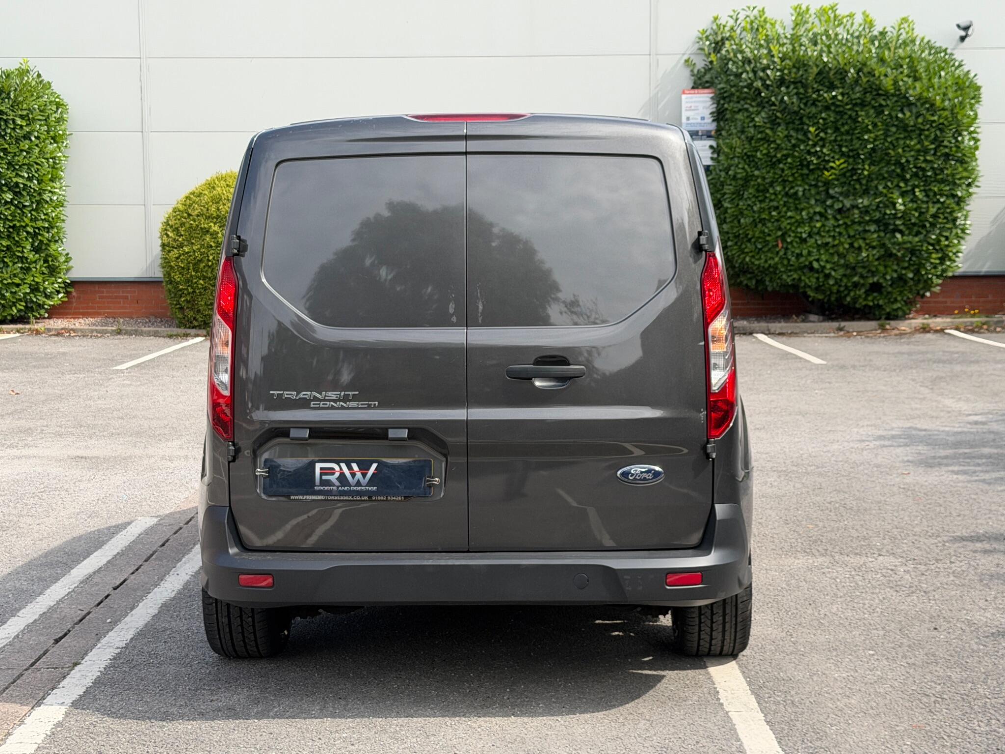 Ford Transit Connect view 30