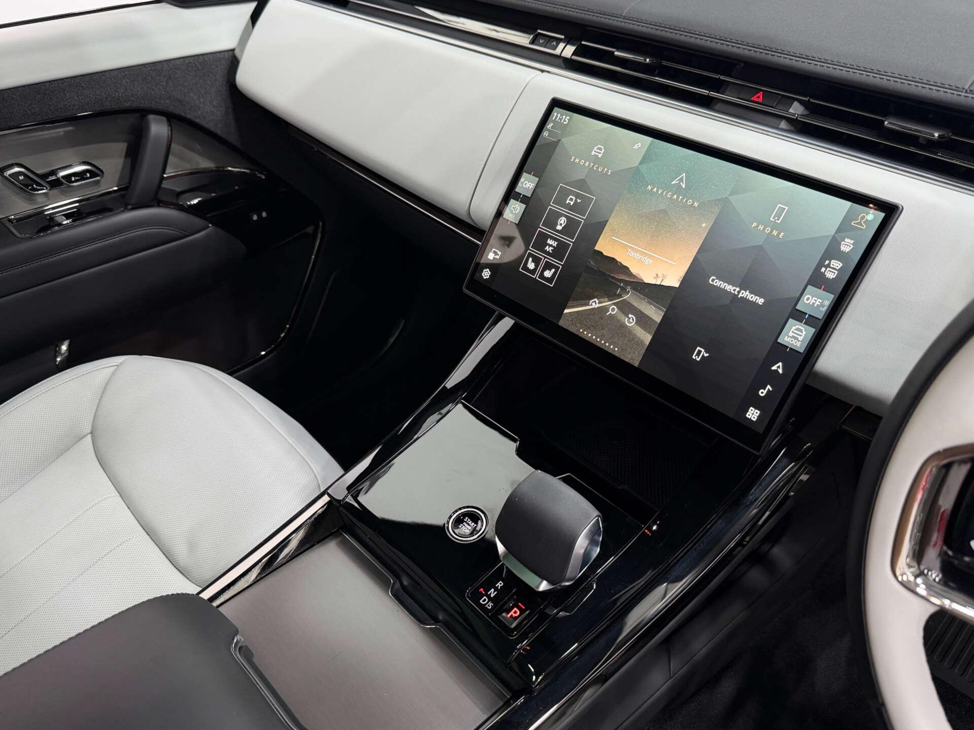 Land Rover Range Rover Sport view 40