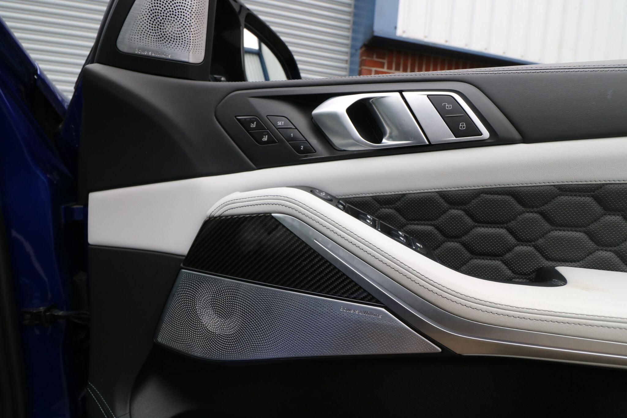 BMW X5 M view 18