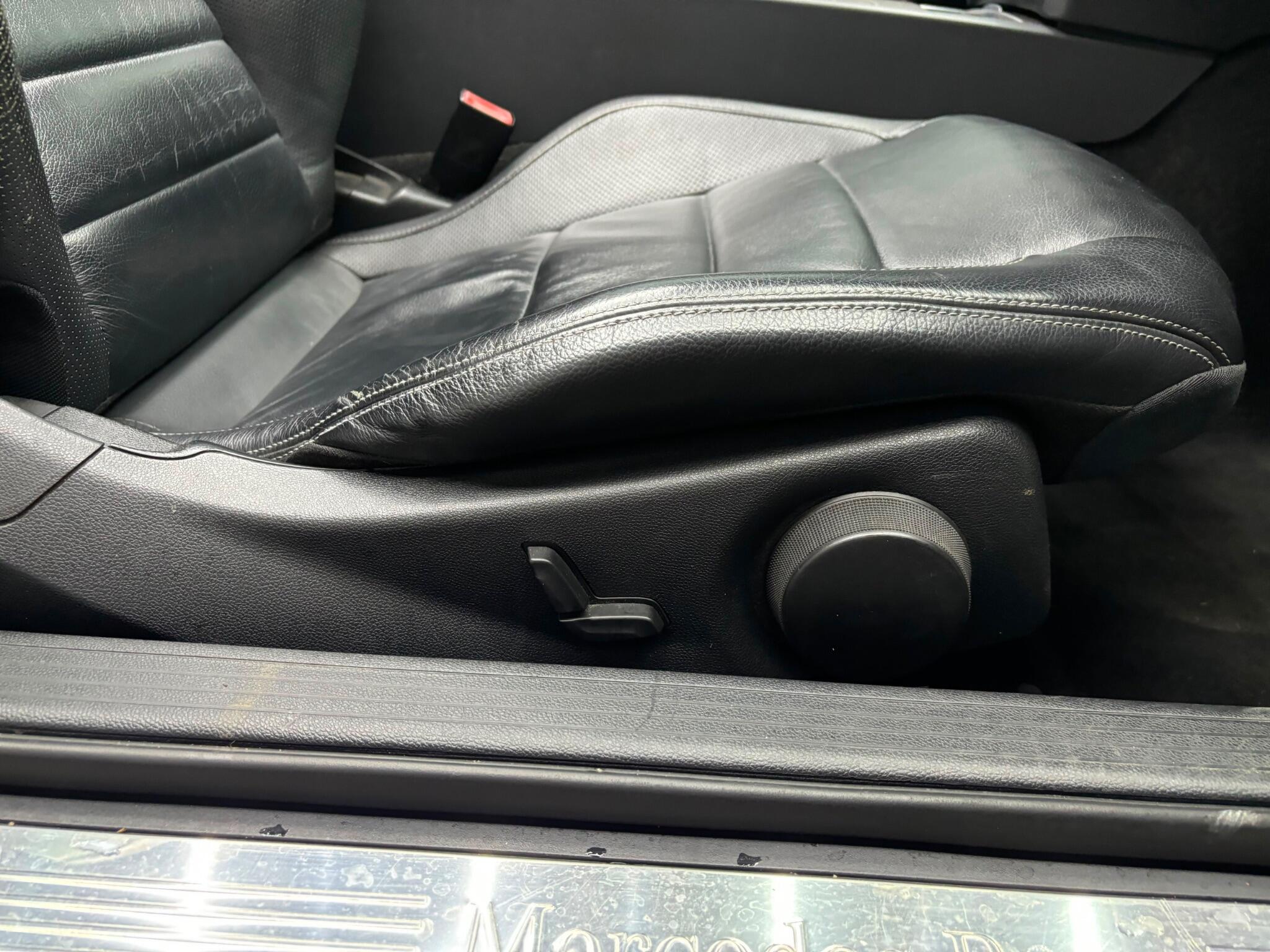 Mercedes-Benz E Class view 19