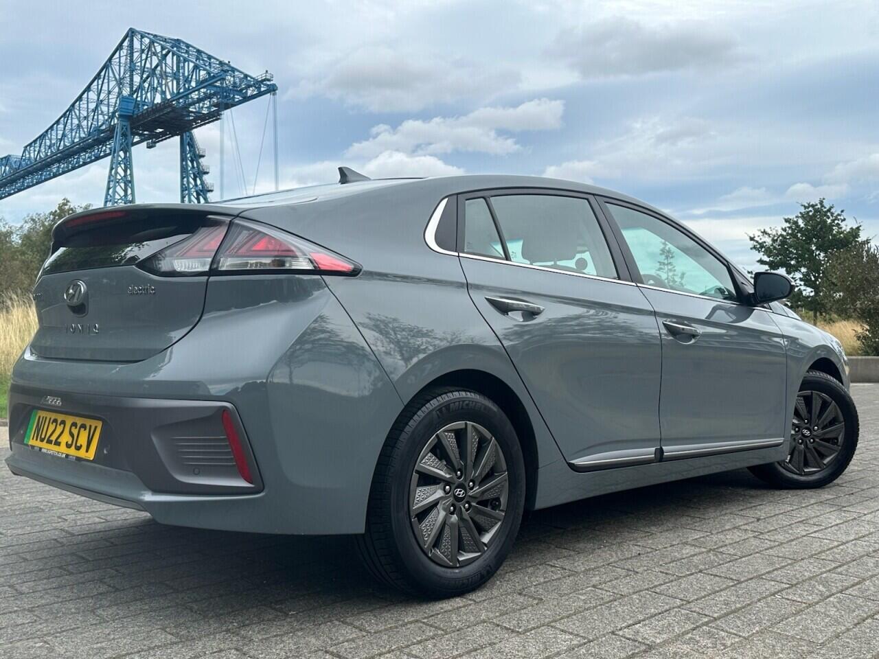 Hyundai Ioniq view 19