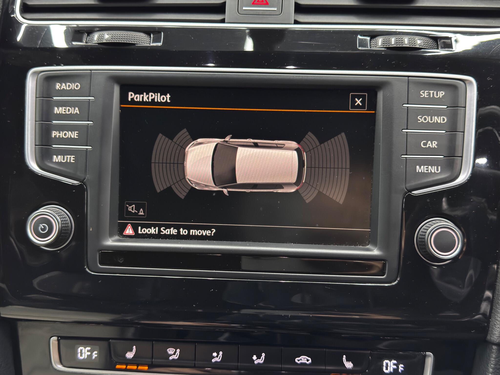 Volkswagen Golf view 35