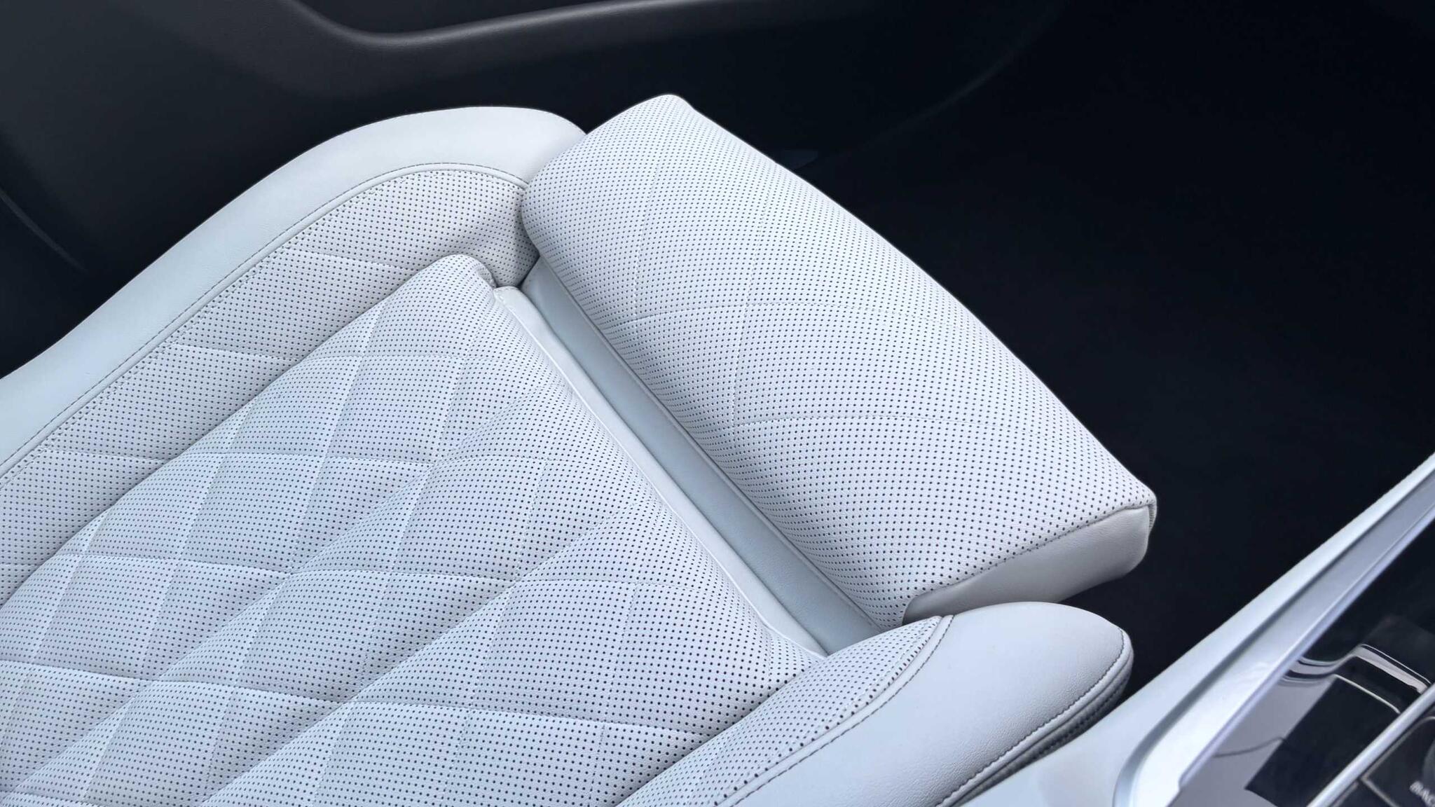 BMW X5 view 24