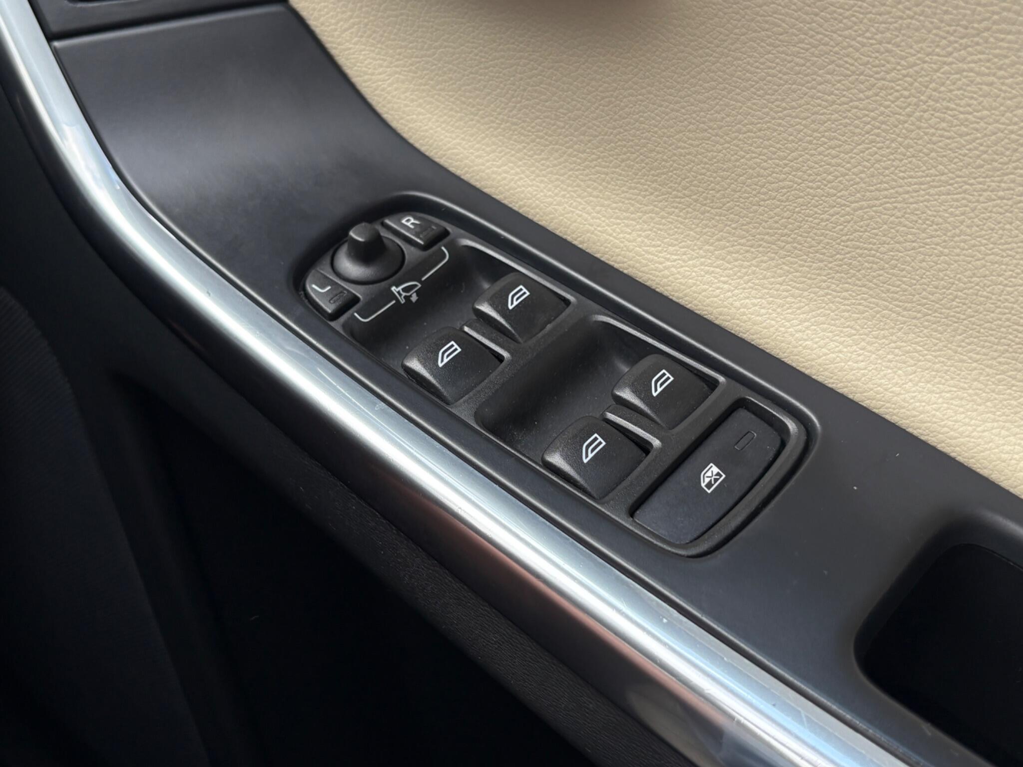 Volvo XC60 view 39