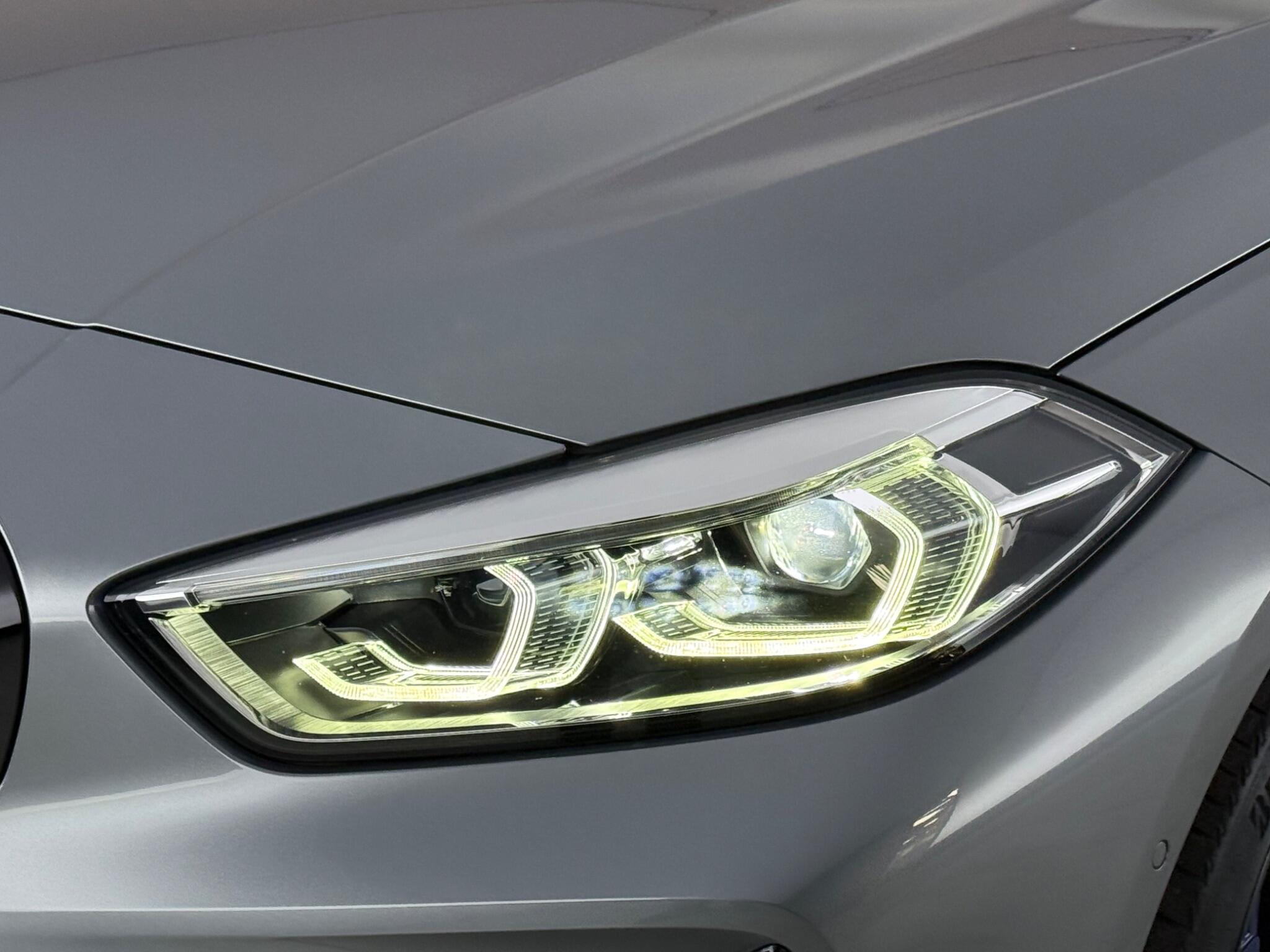 BMW 1 Series view 11