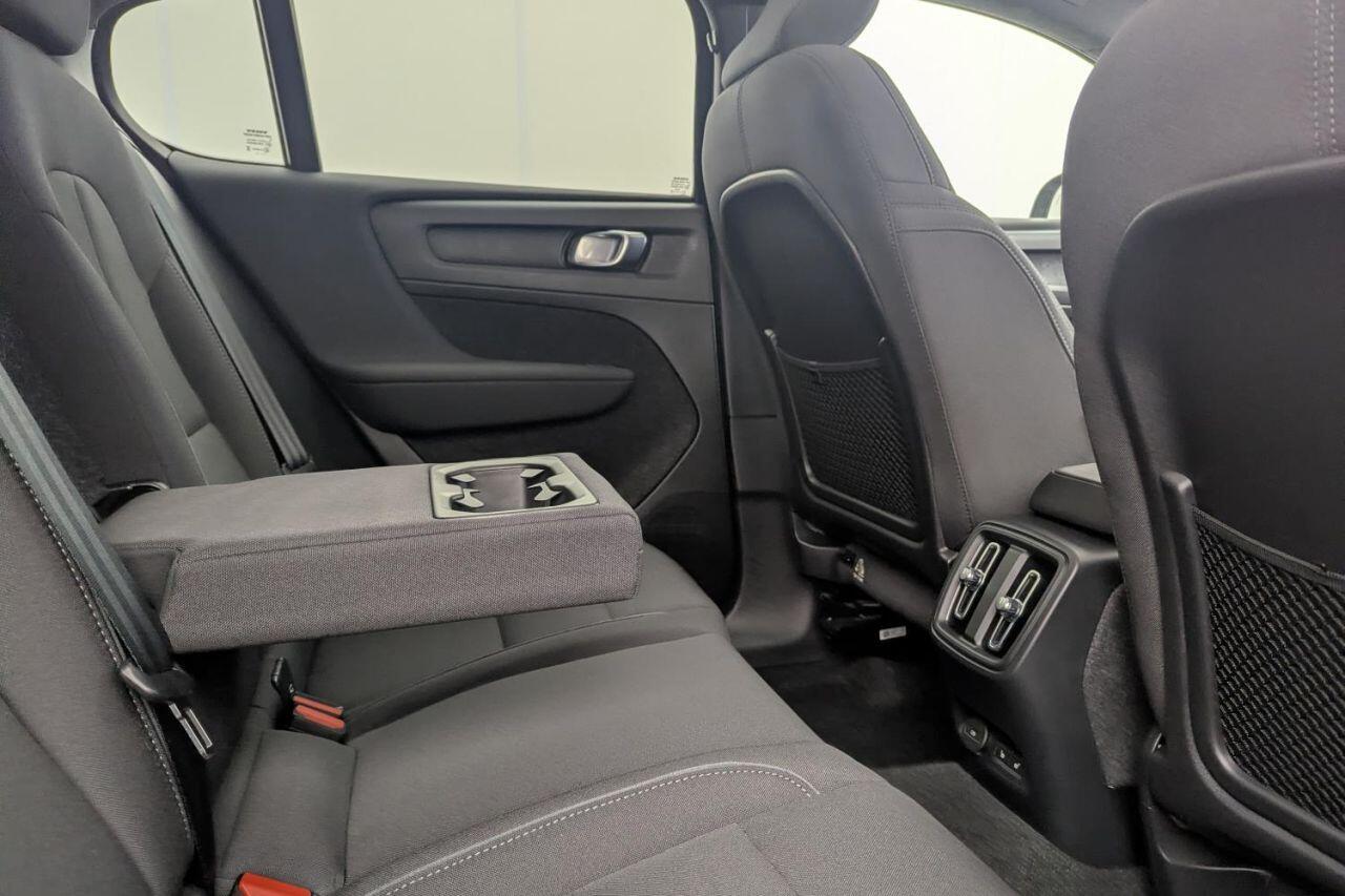 Volvo C40 view 16