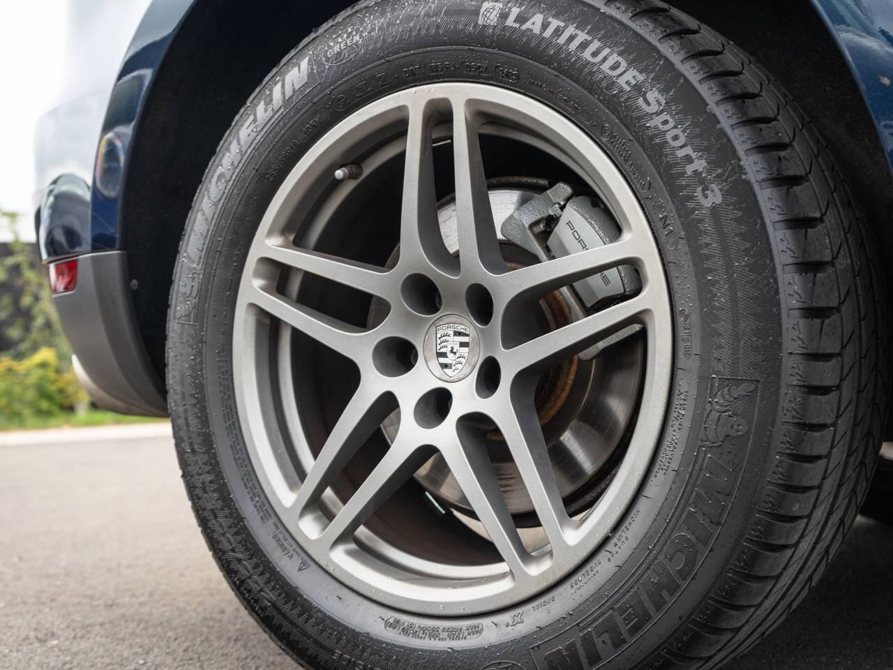 Porsche Macan view 48