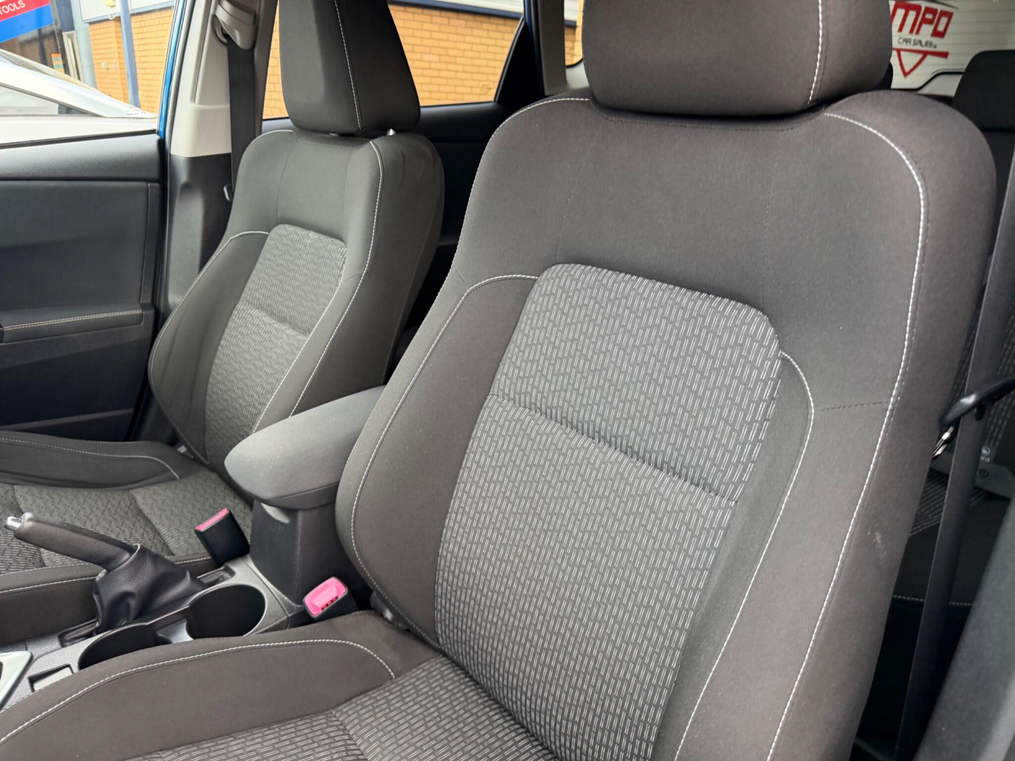 Toyota Auris view 62