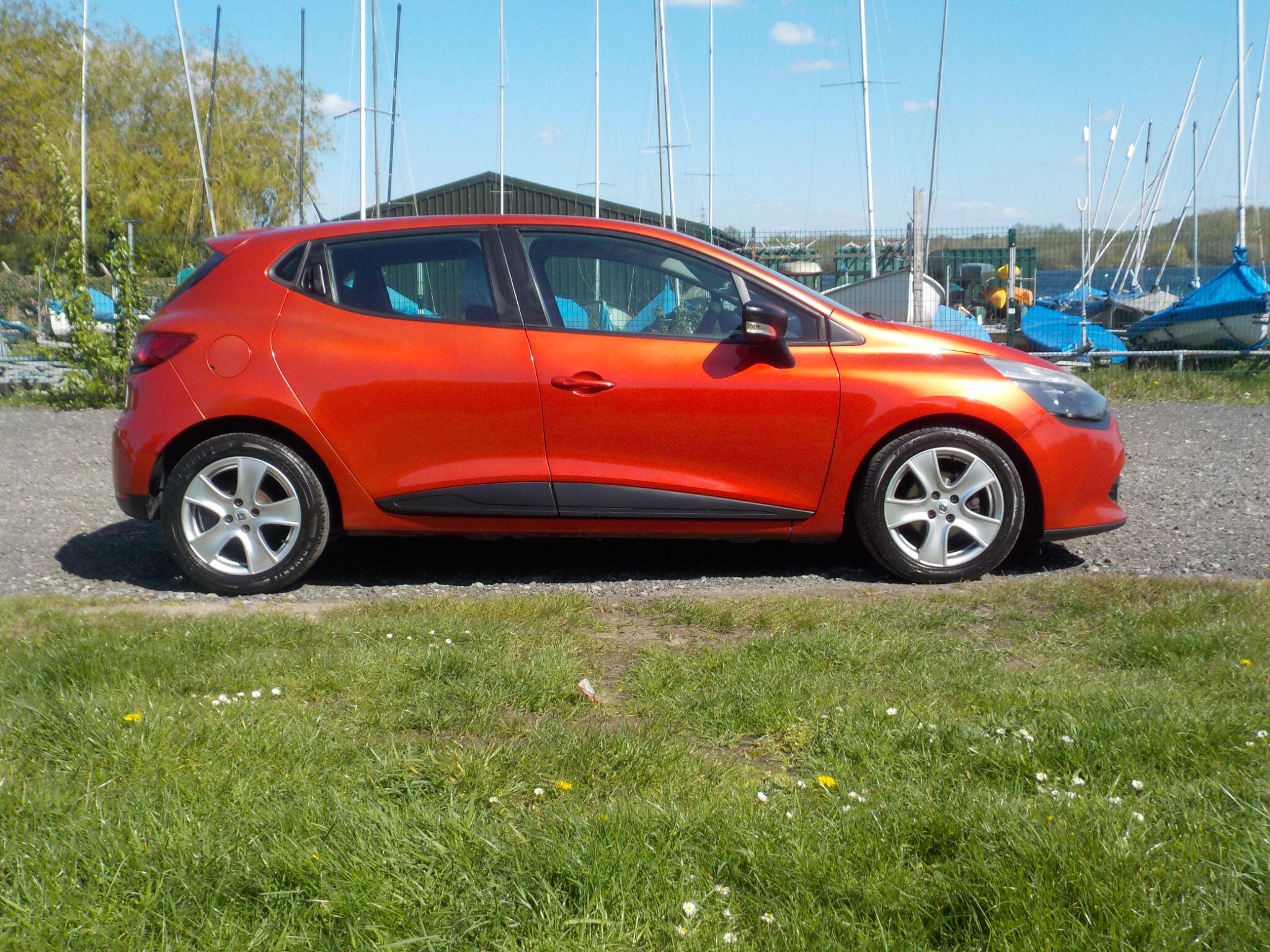 Renault Clio 0.9 TCe Play Euro 6 (s/s) 5dr