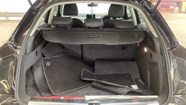 Audi Q3 view 9
