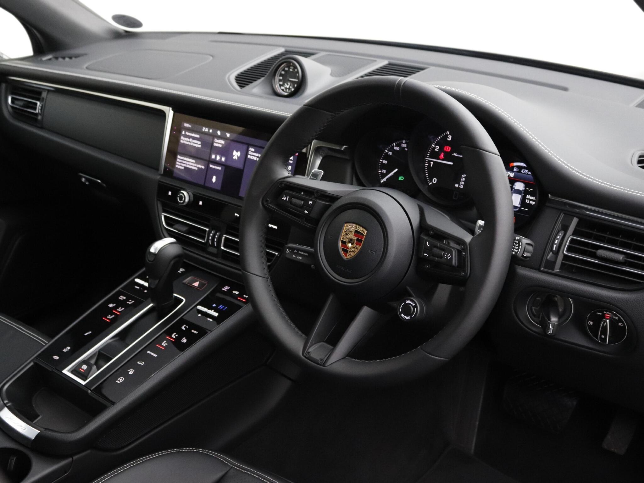 Porsche Macan view 9