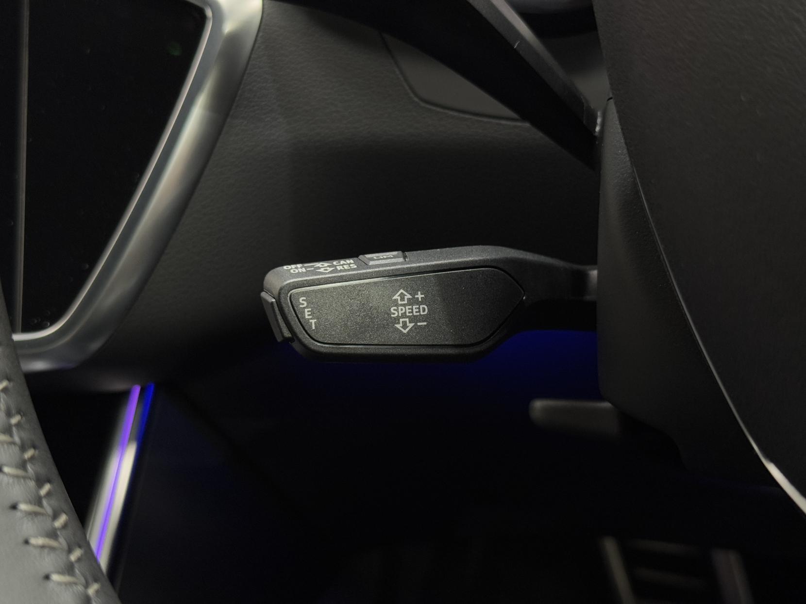Audi A6 Saloon view 40