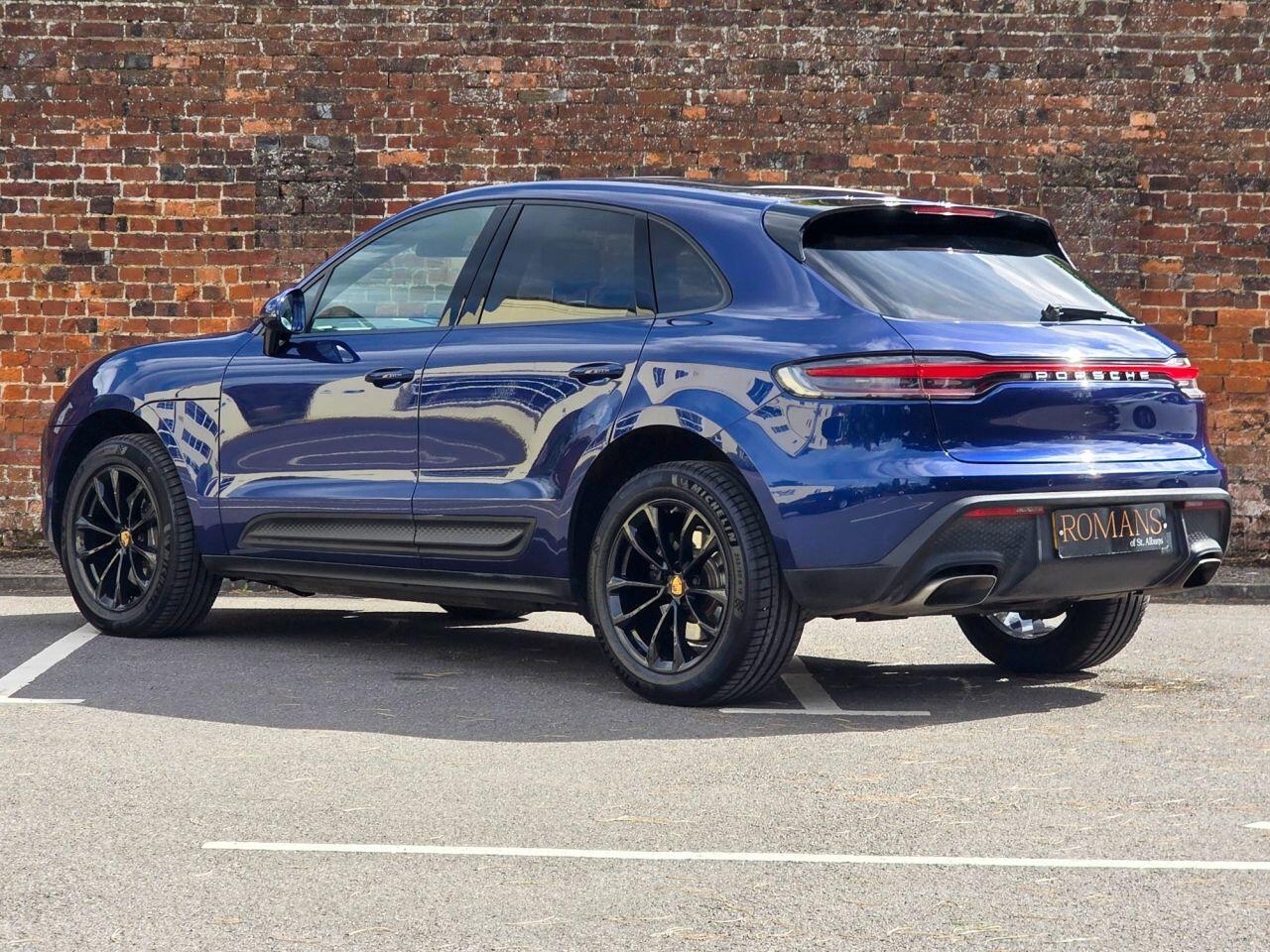 Porsche Macan view 4