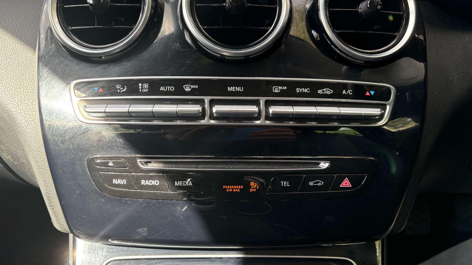 Mercedes-Benz C-Class view 30
