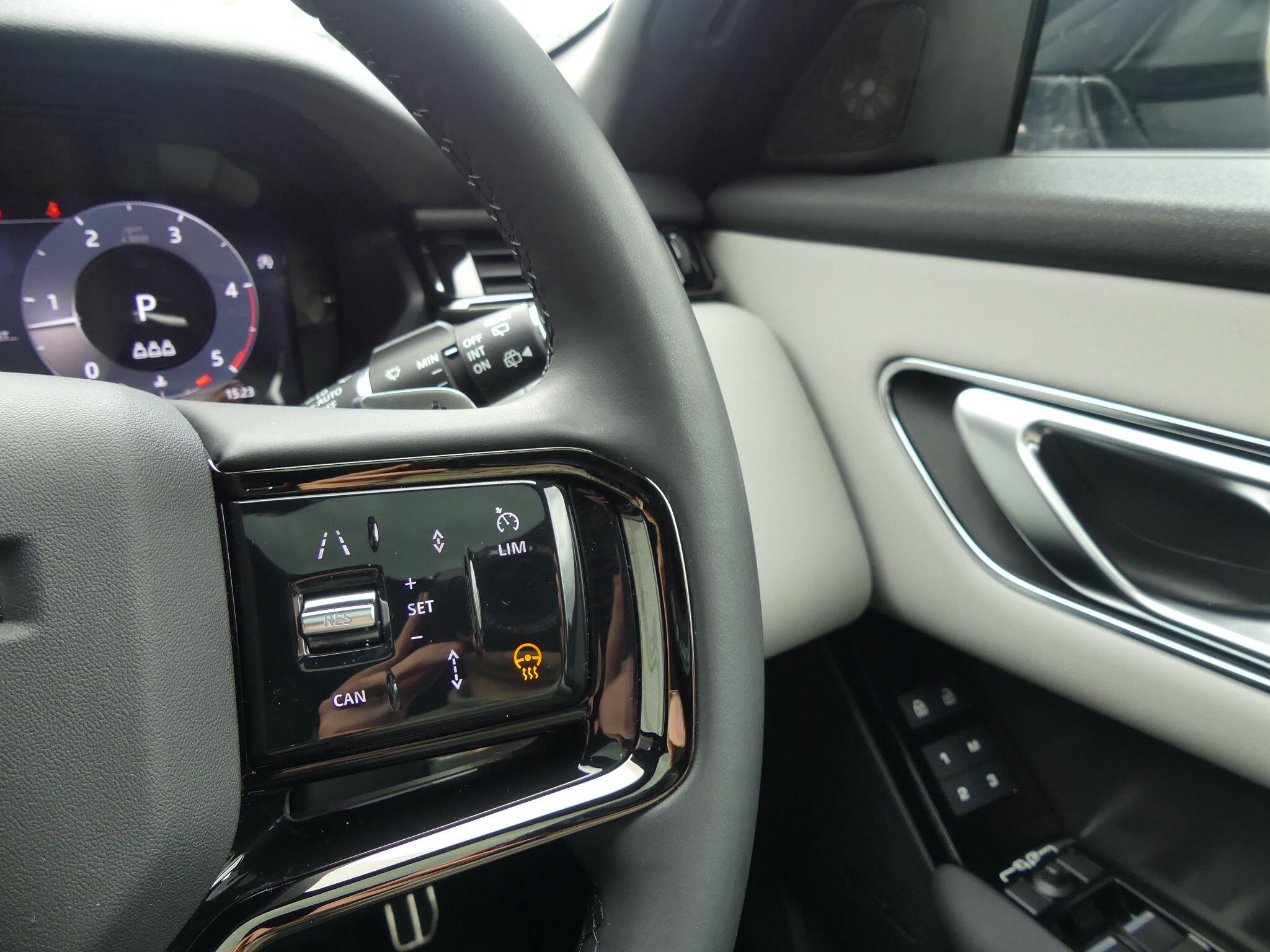 Land Rover Range Rover Velar view 24