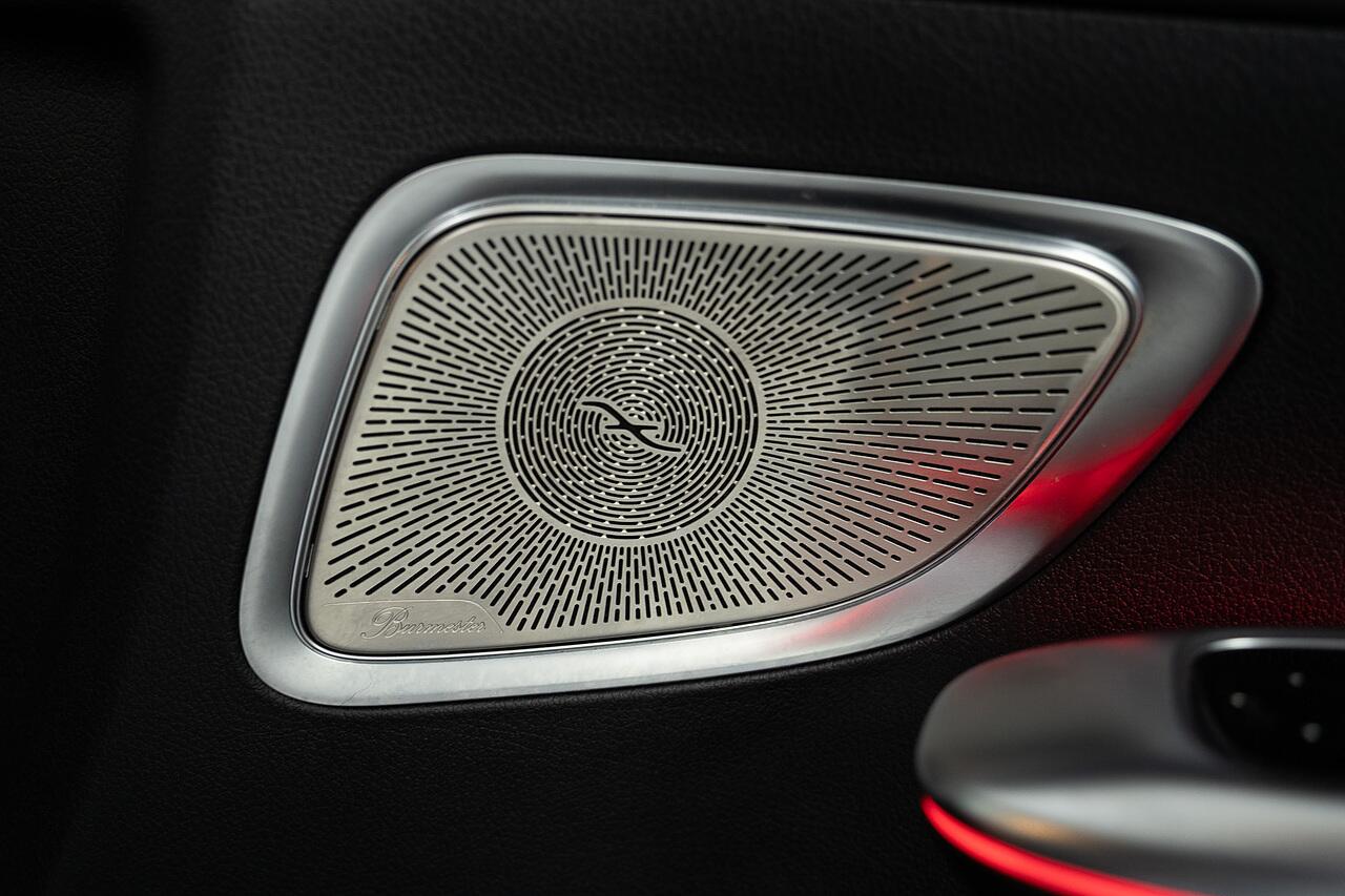 Mercedes-Benz C-Class view 30
